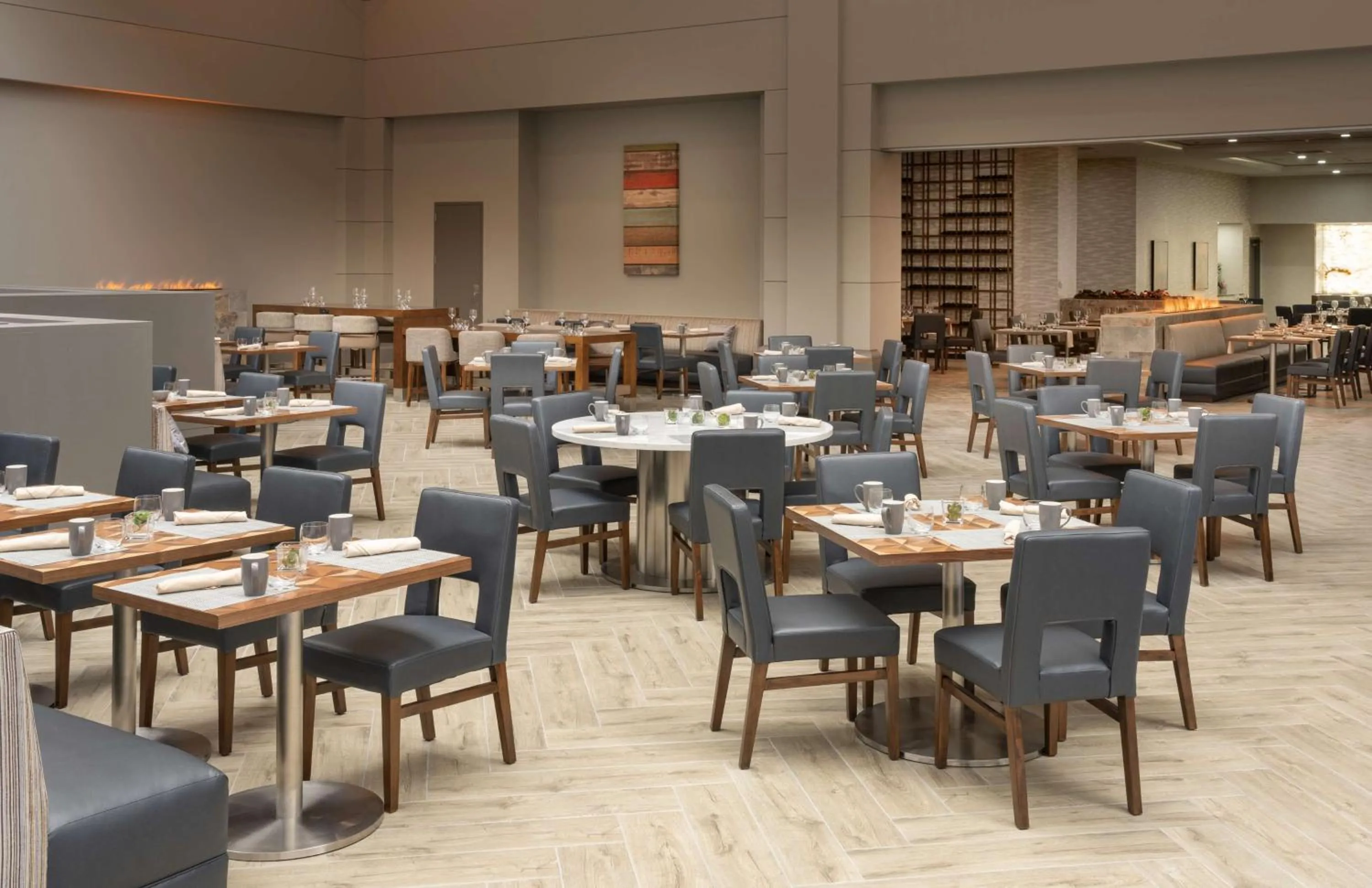 Dining area in Hilton Houston North