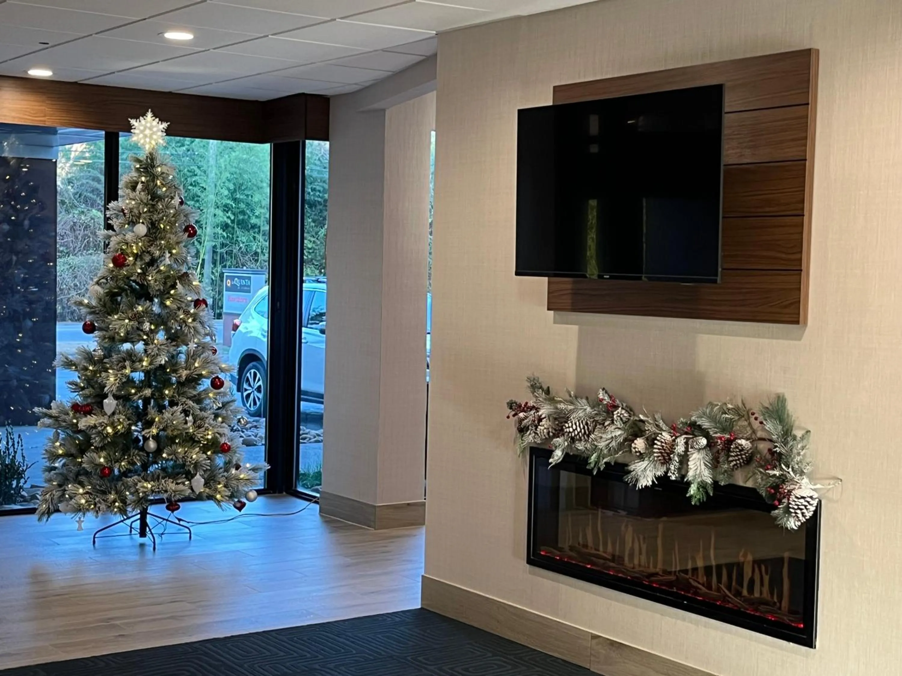 Lobby or reception in La Quinta by Wyndham Nashville Airport/Opryland