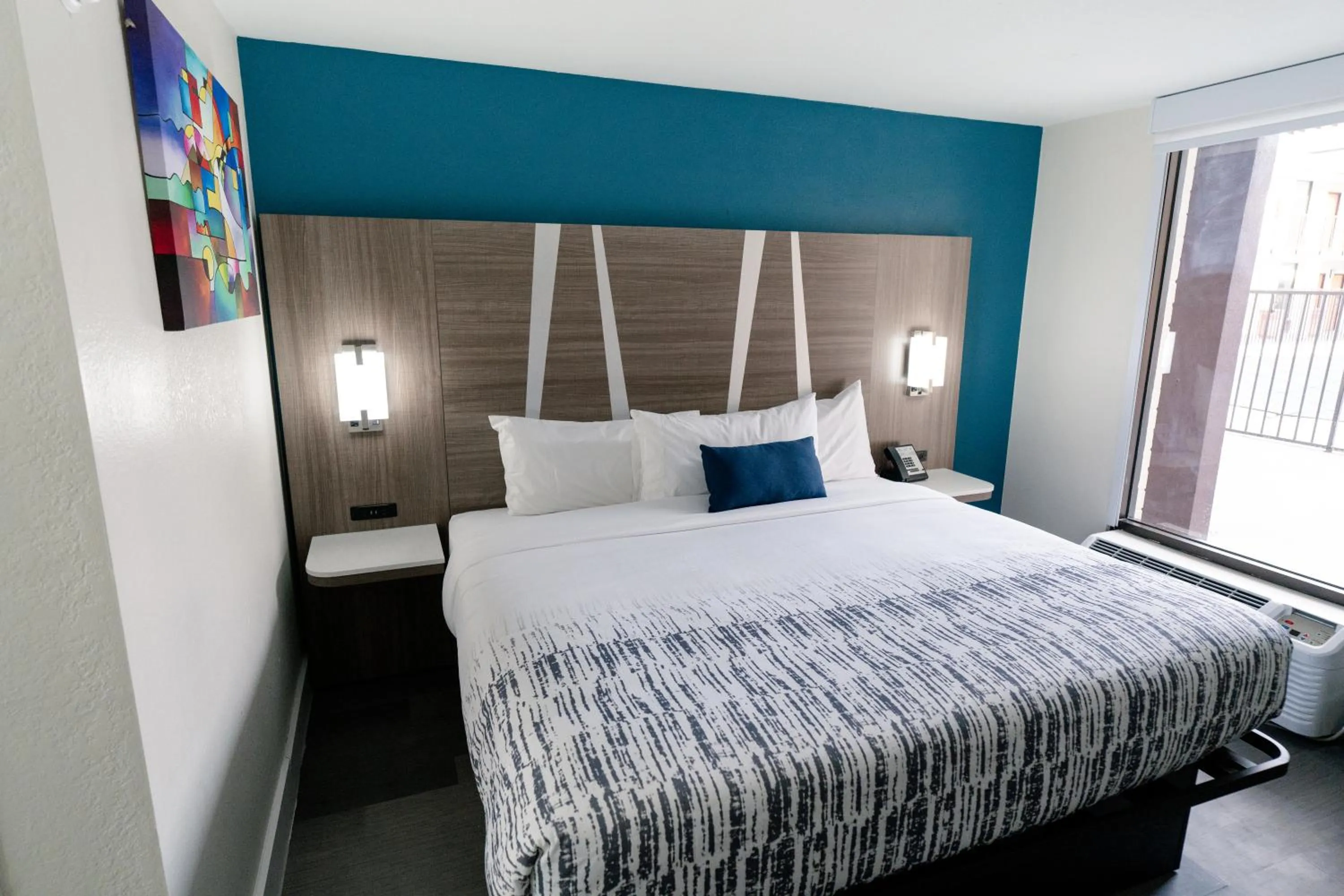 Bed in SerenityStay Chattanooga Hamilton Place