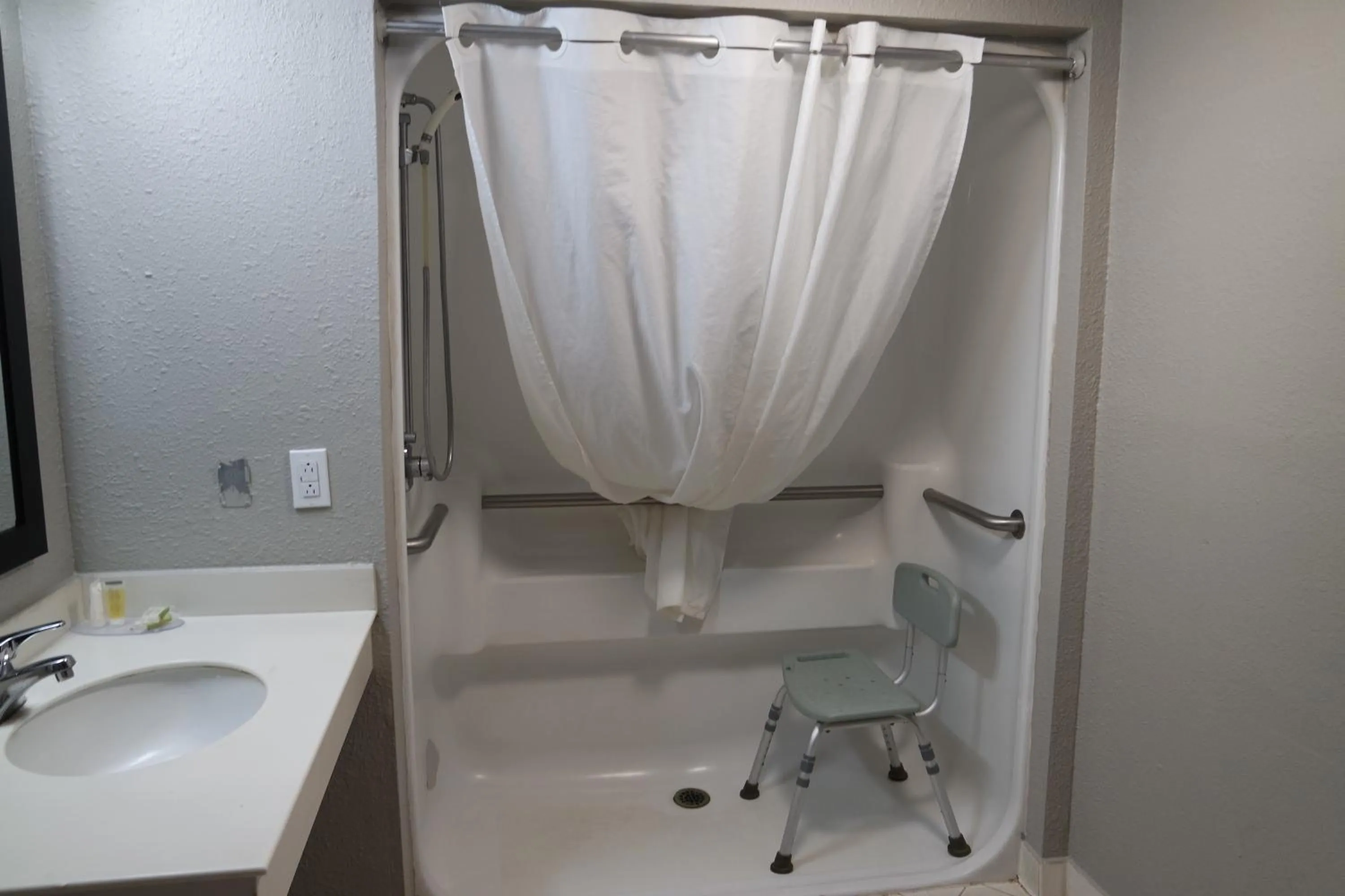 Bathroom in Super 8 by Wyndham Savannah