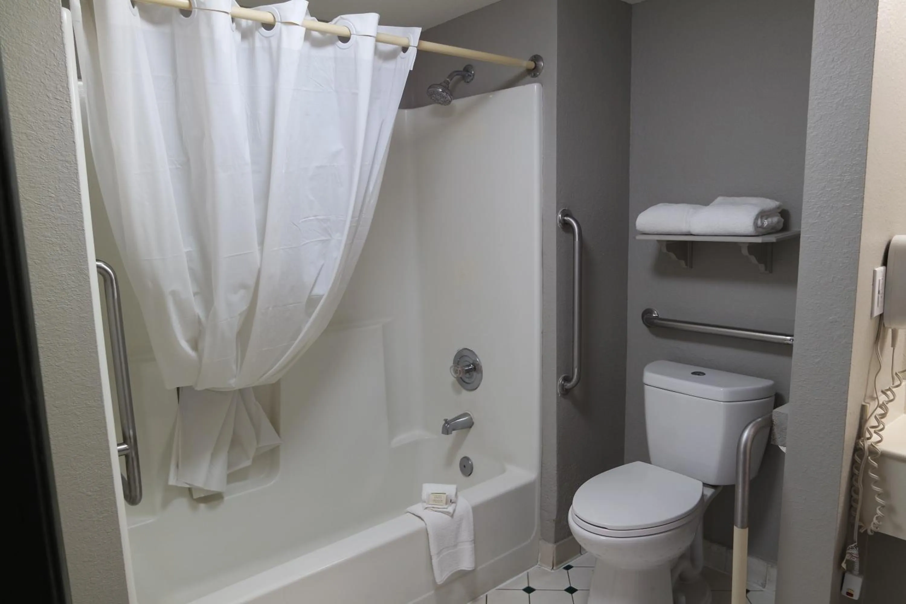 Bathroom in Super 8 by Wyndham Savannah