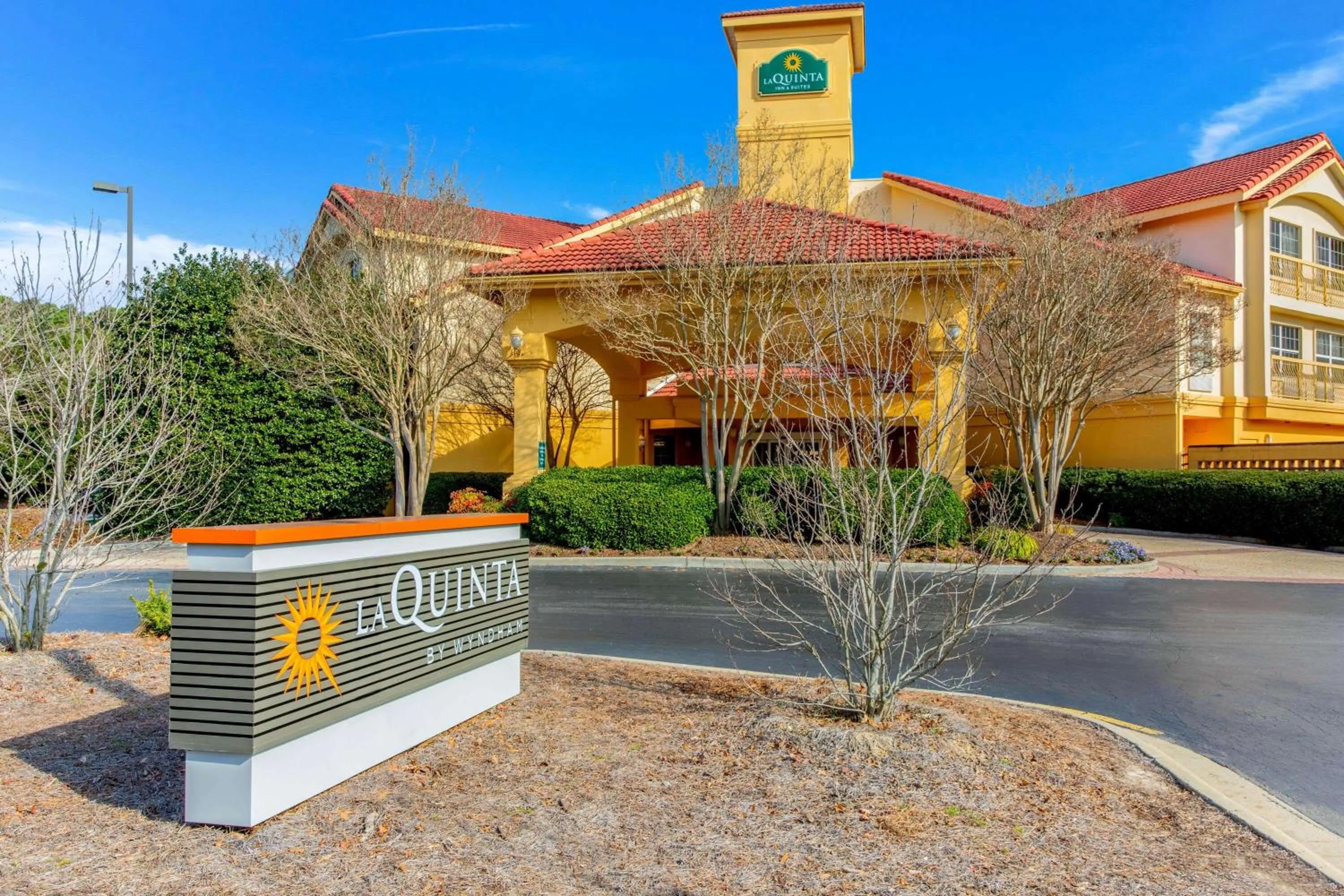 Property building in La Quinta by Wyndham Raleigh Durham Intl AP