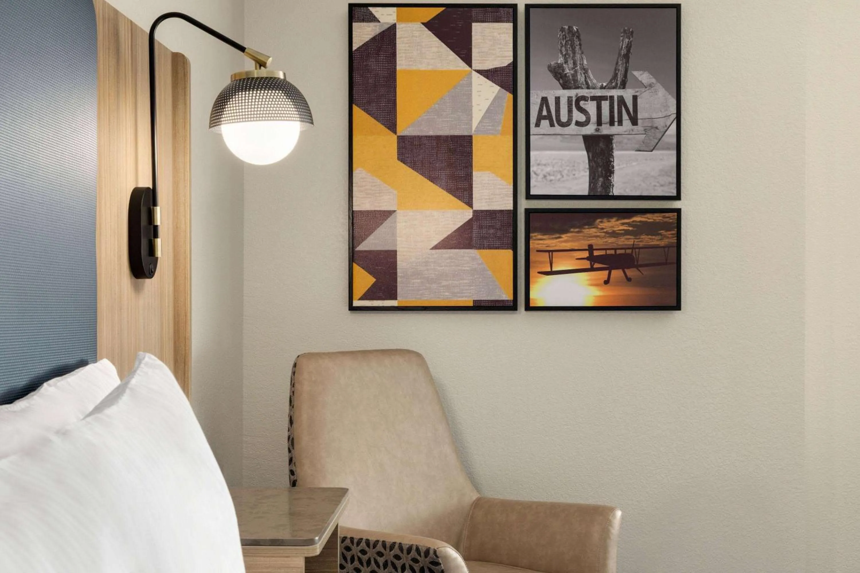 Photo of the whole room, Bed in La Quinta by Wyndham Austin Southwest