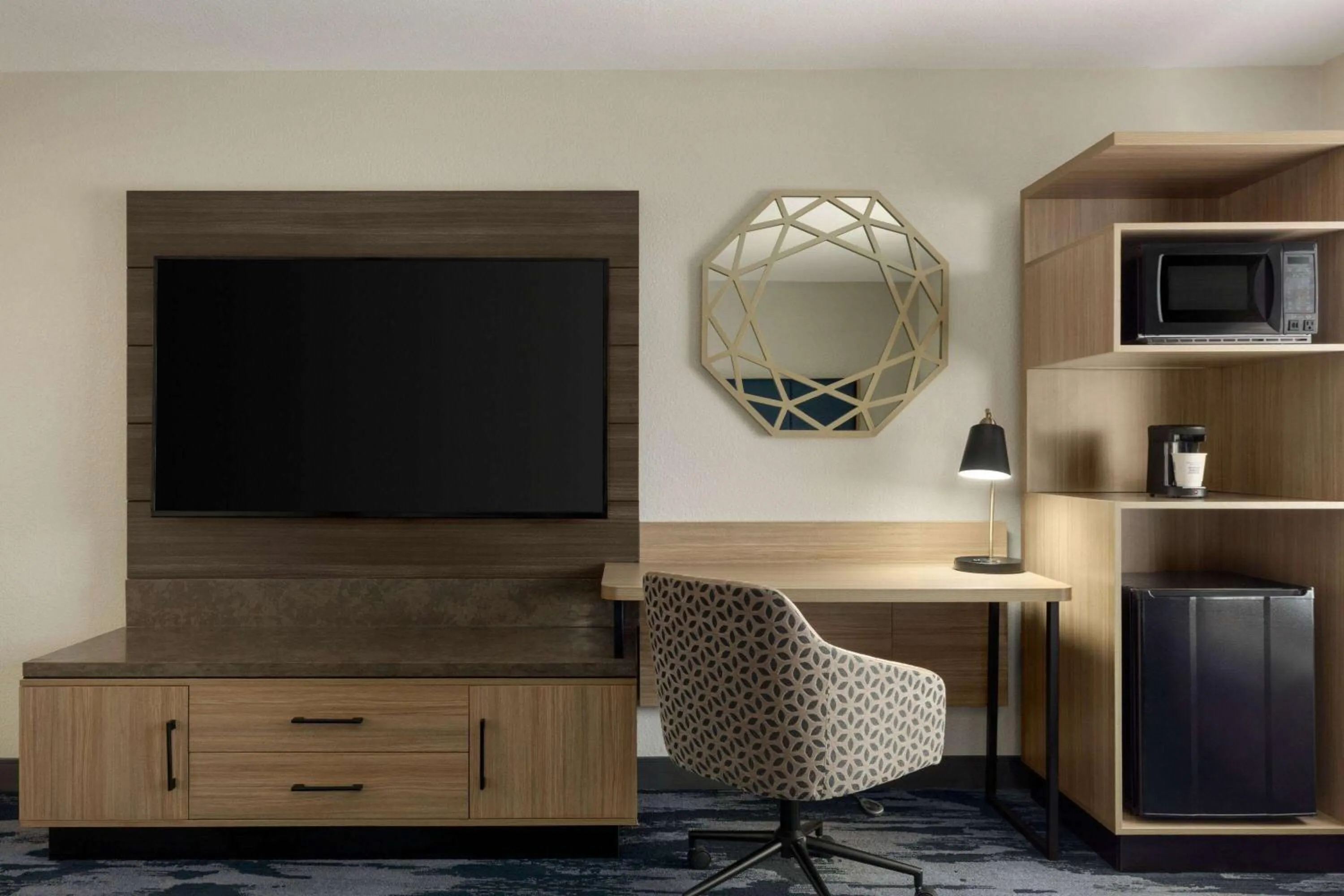 Photo of the whole room in La Quinta by Wyndham Austin Southwest