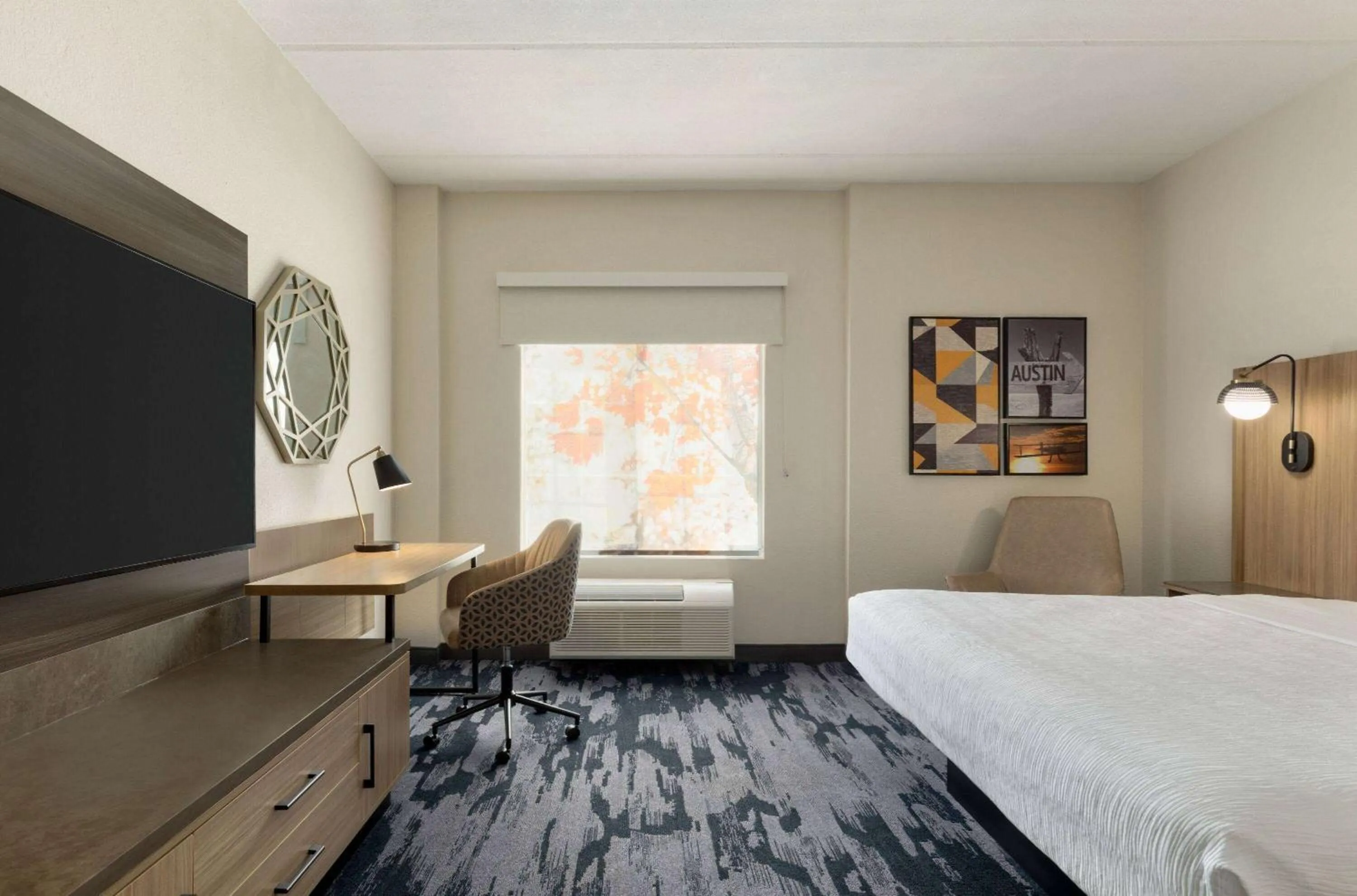 Photo of the whole room, Bed in La Quinta by Wyndham Austin Southwest