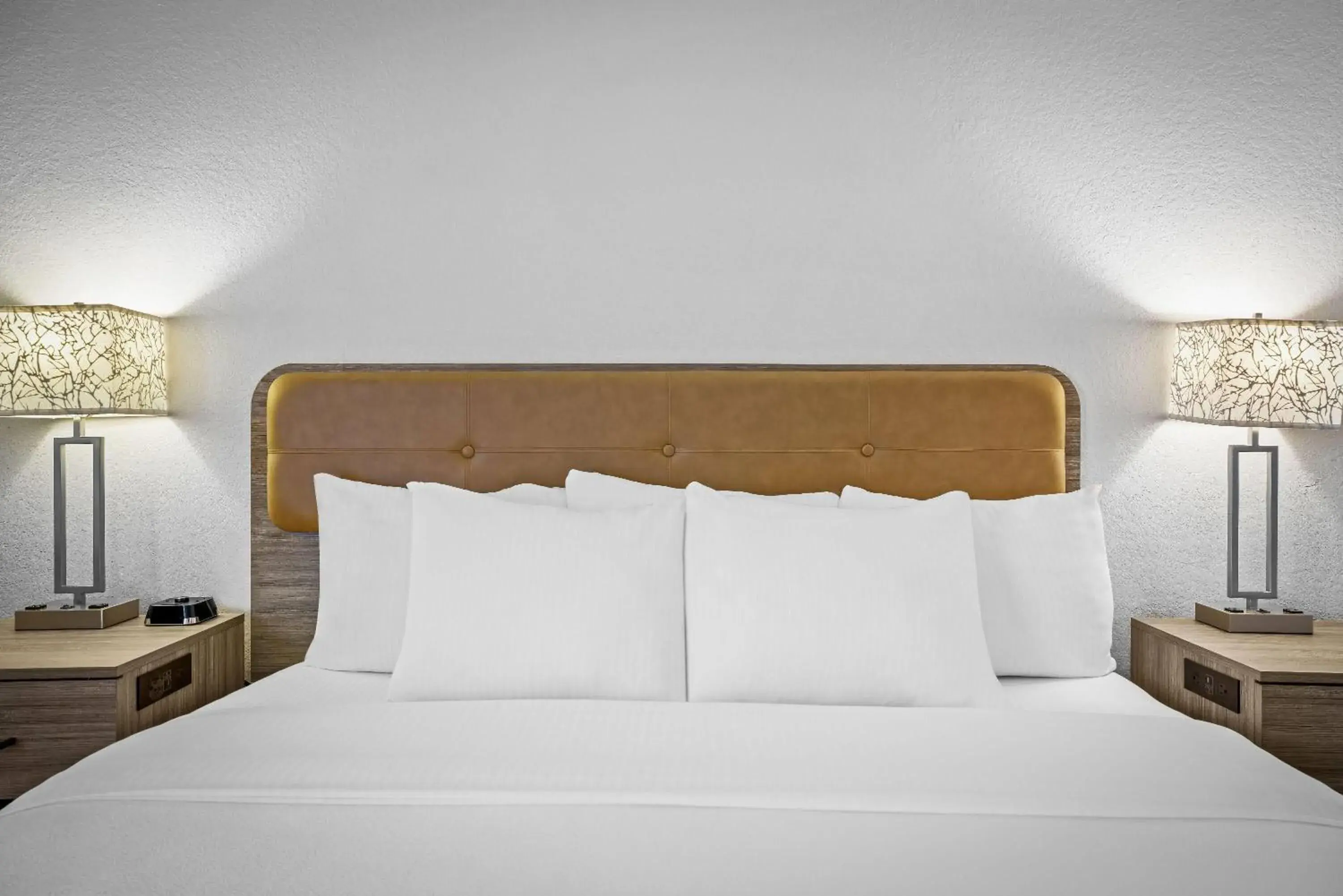 King Room with Bath Tub - Mobility Accessible/Non-Smoking in La Quinta by Wyndham Miami Airport West King Room with Bath Tub - Mobility Accessible/Non-Smoking in La Quinta by Wyndham Miami Airport West