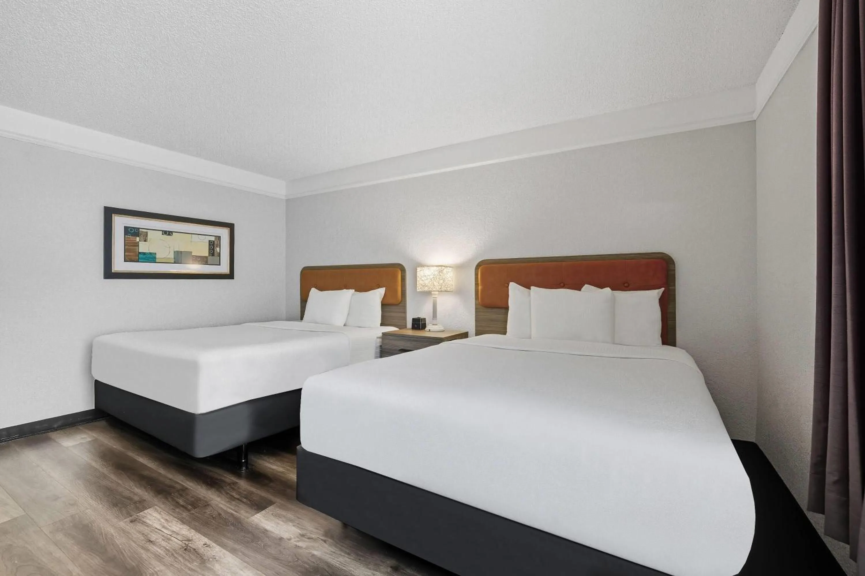 Bed in La Quinta by Wyndham Miami Airport West