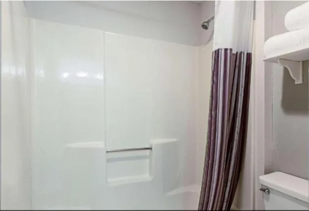 Bathroom in La Quinta Inn by Wyndham Ft. Lauderdale Tamarac East