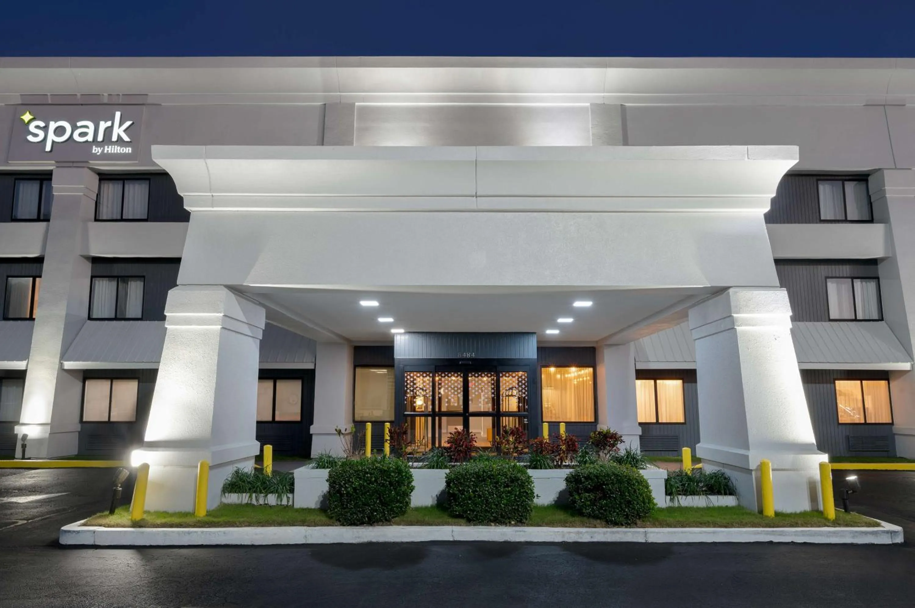 Property building in La Quinta by Wyndham Savannah Southside