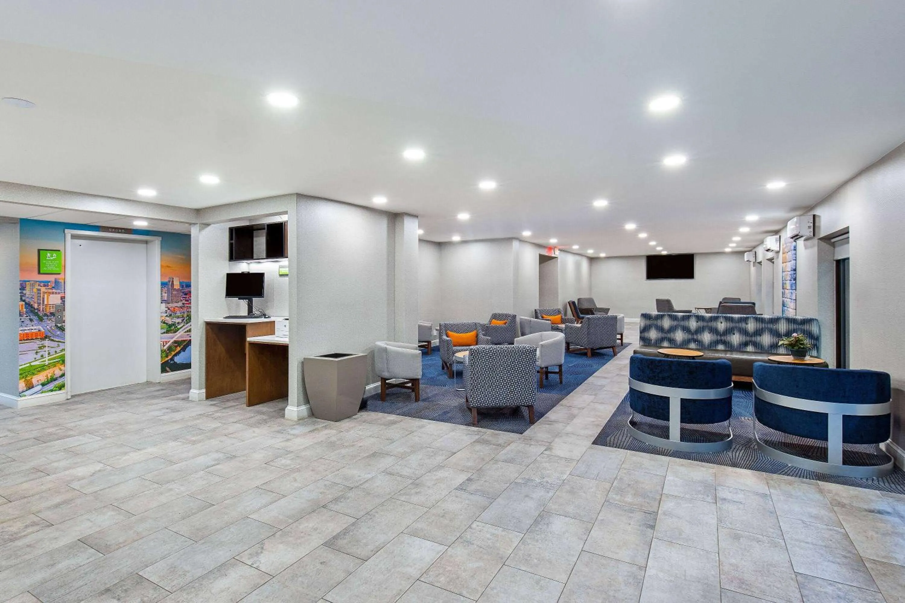 Lobby or reception in La Quinta by Wyndham Nashville Airport