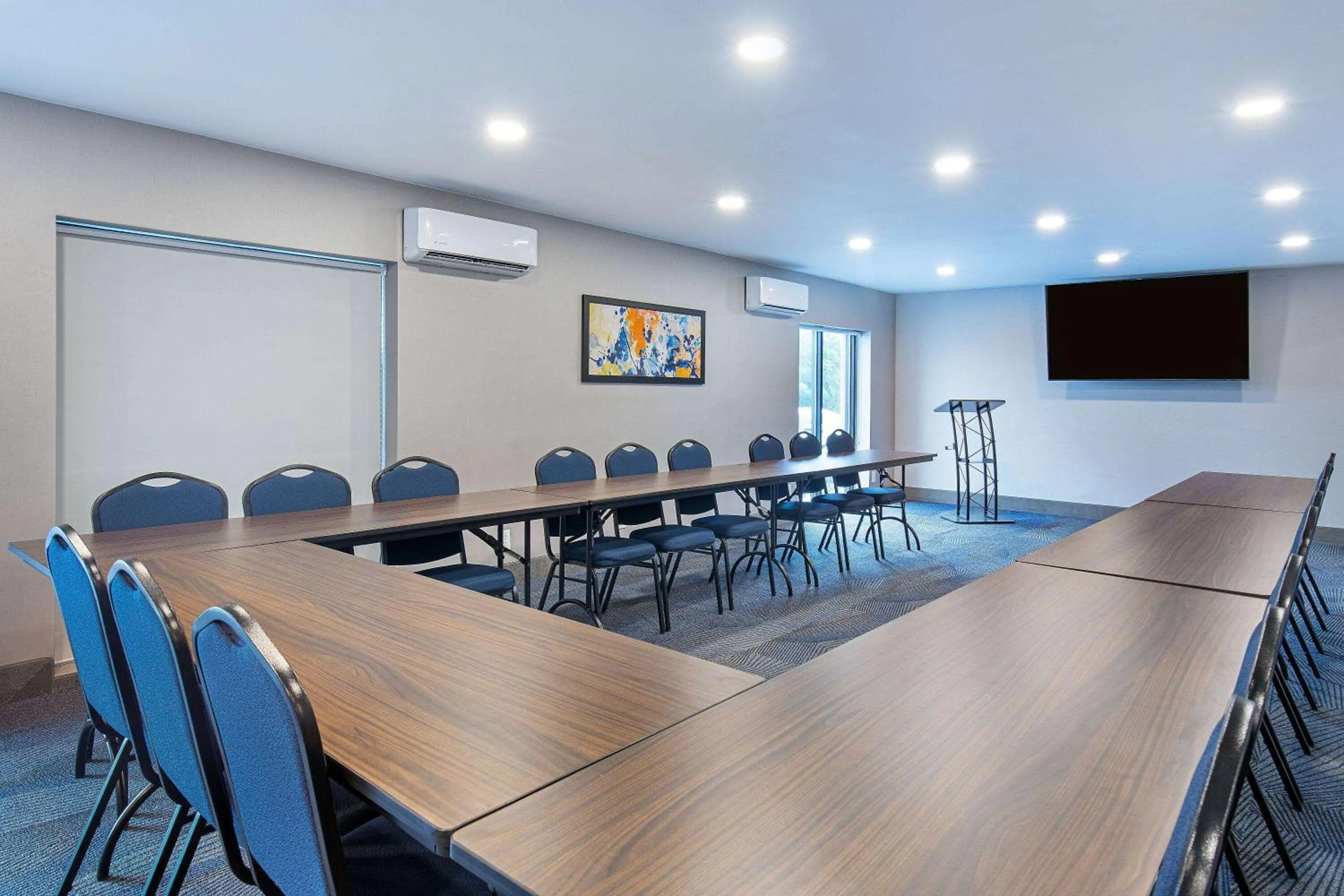 Meeting/conference room in La Quinta by Wyndham Nashville Airport