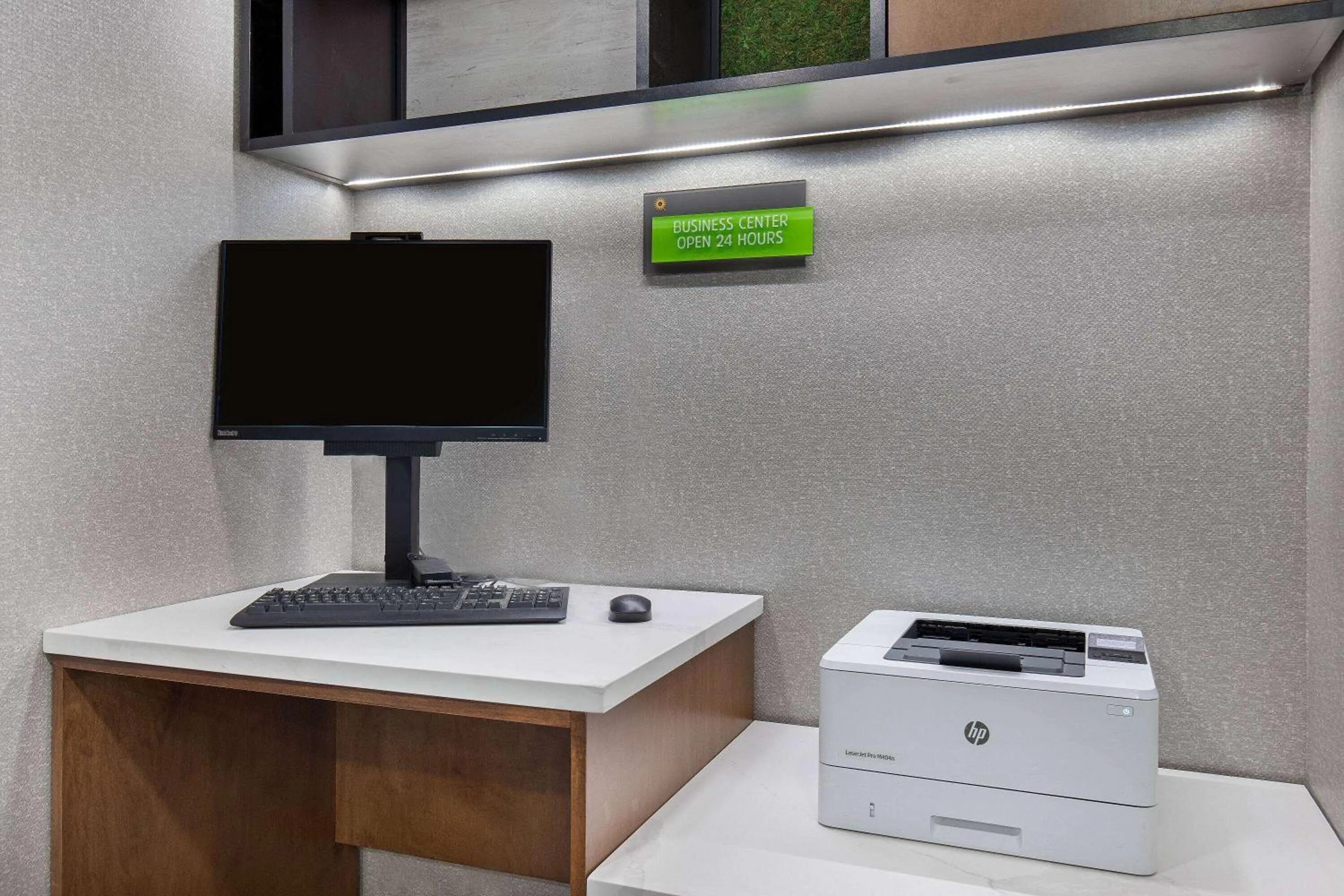 Business facilities in La Quinta by Wyndham Nashville Airport