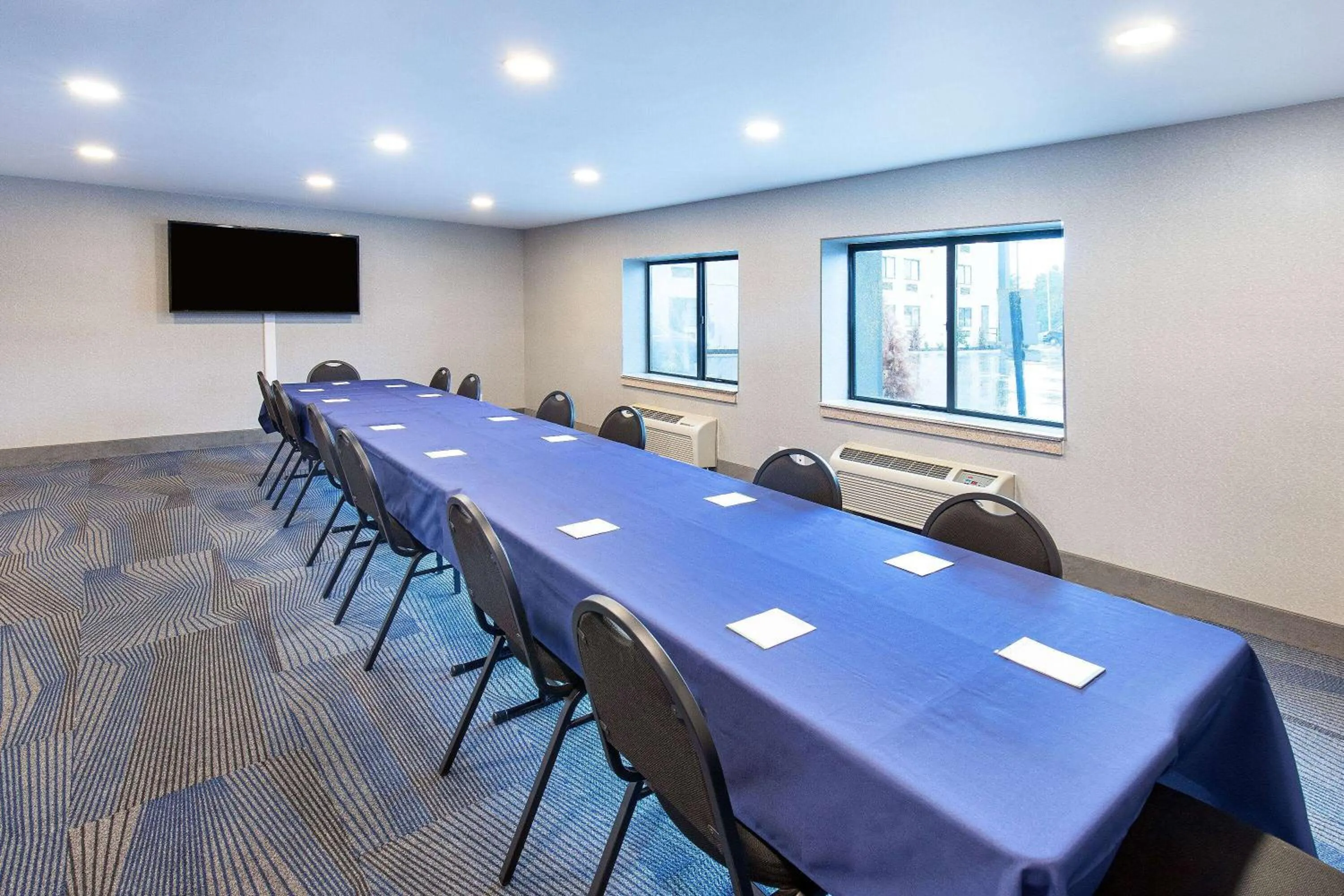 Meeting/conference room in La Quinta by Wyndham Nashville Airport