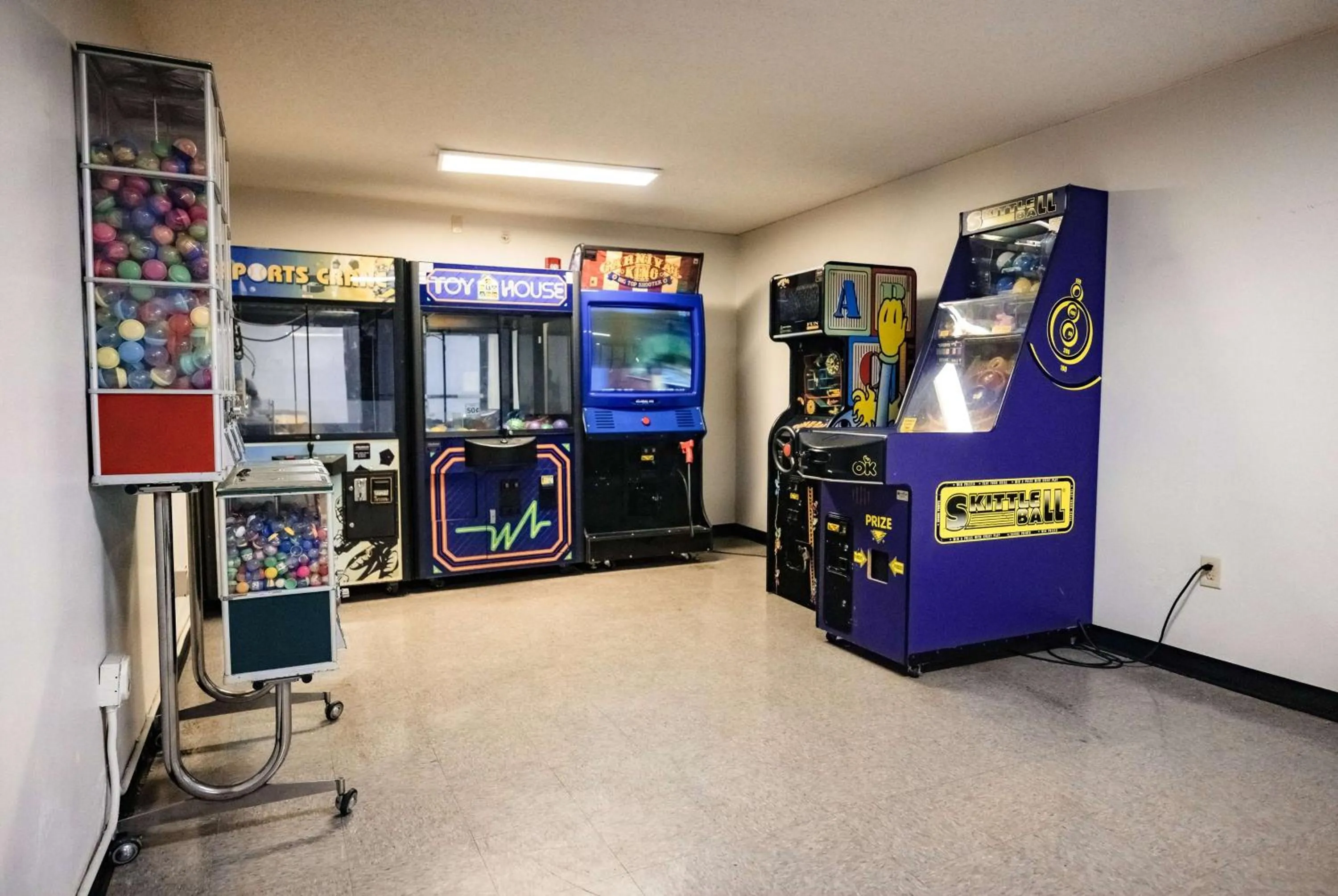 Game Room in La Quinta Inn by Wyndham Tampa Near Busch Gardens