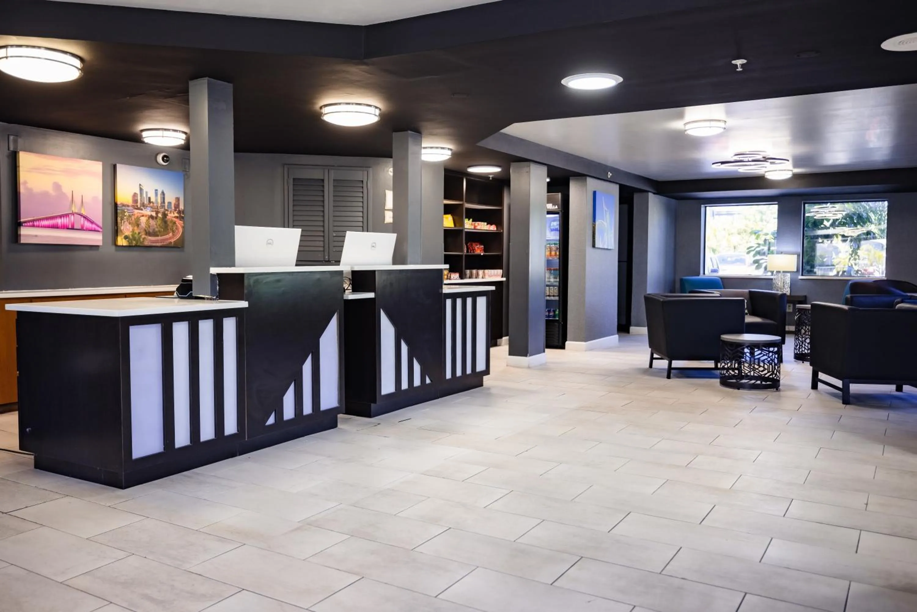 Property building in La Quinta Inn by Wyndham Tampa Near Busch Gardens