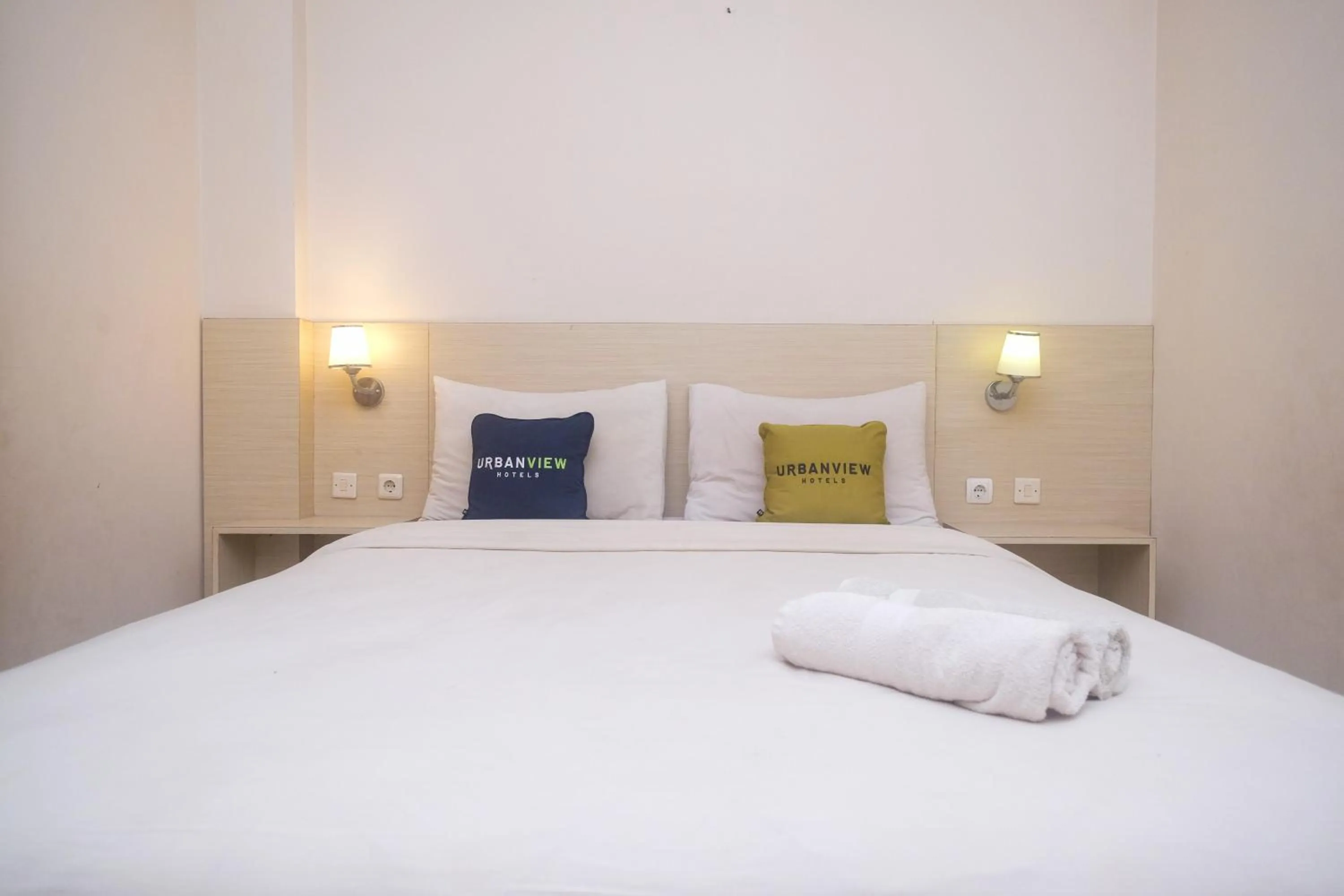 Bedroom, Bed in Urbanview Hotel Pondok Anggun Yogyakarta by RedDoorz