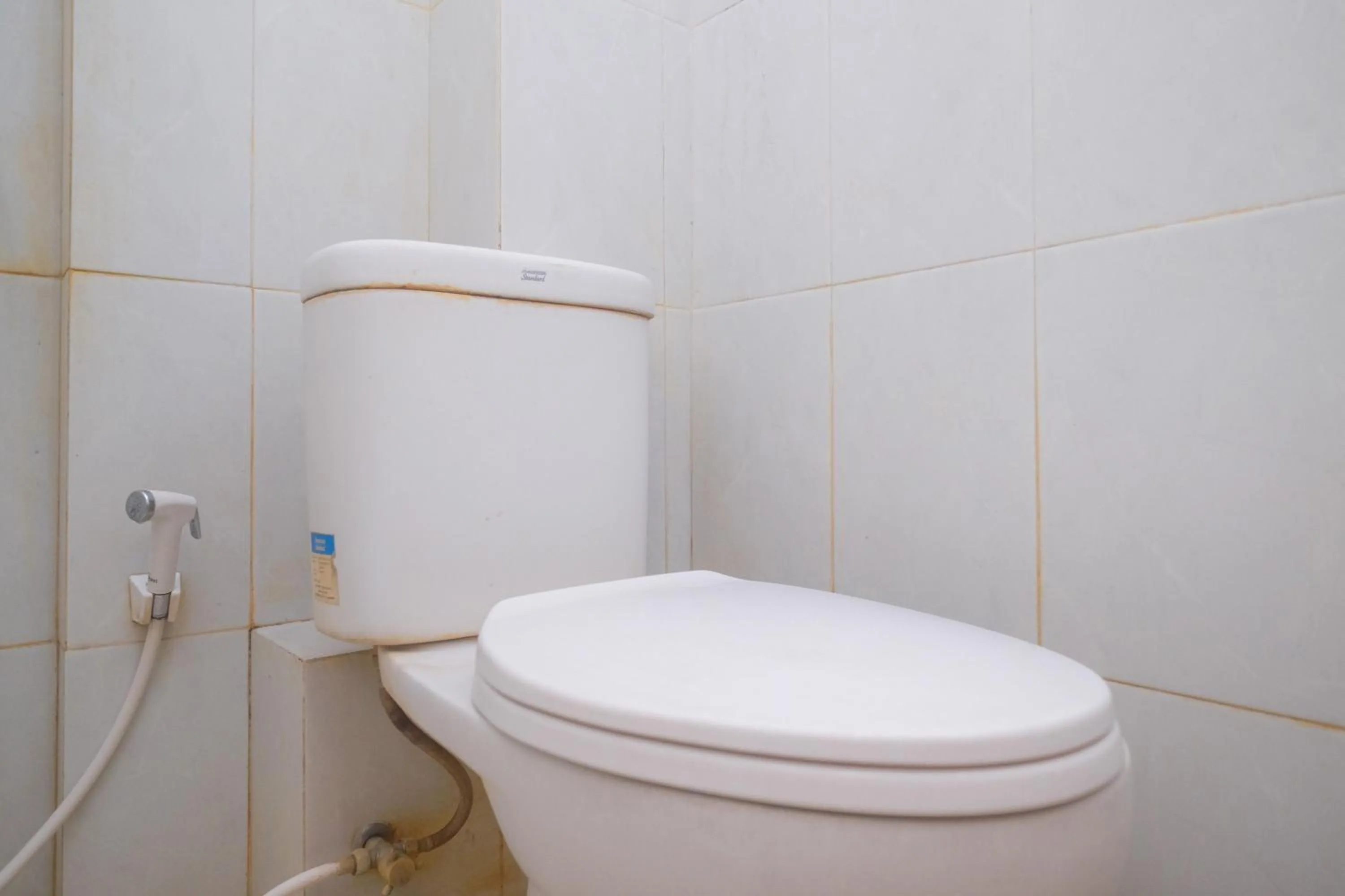 Bathroom in Urbanview Hotel Pondok Anggun Yogyakarta by RedDoorz