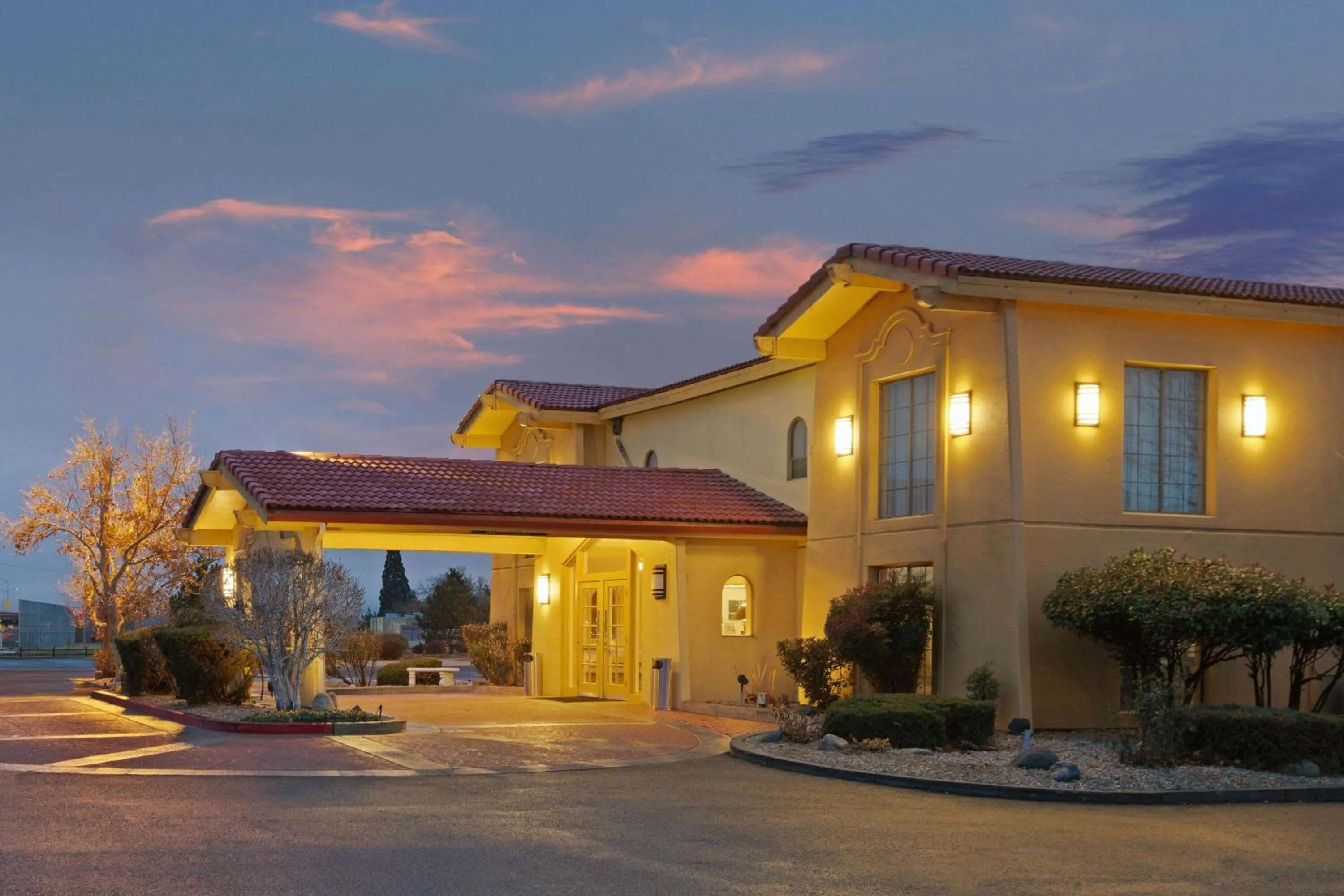 Property building in La Quinta Inn by Wyndham Reno