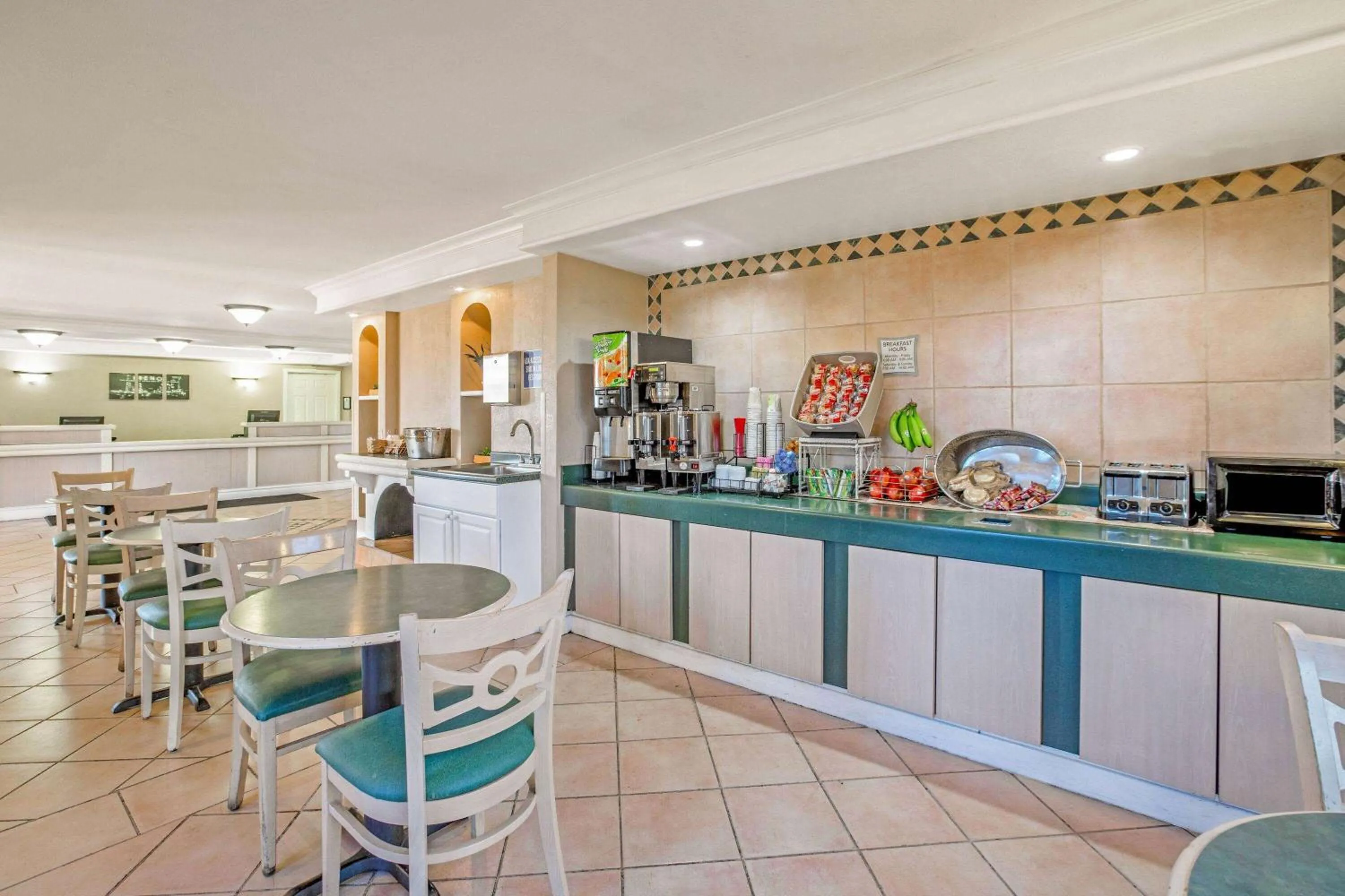 Breakfast in La Quinta Inn by Wyndham Reno