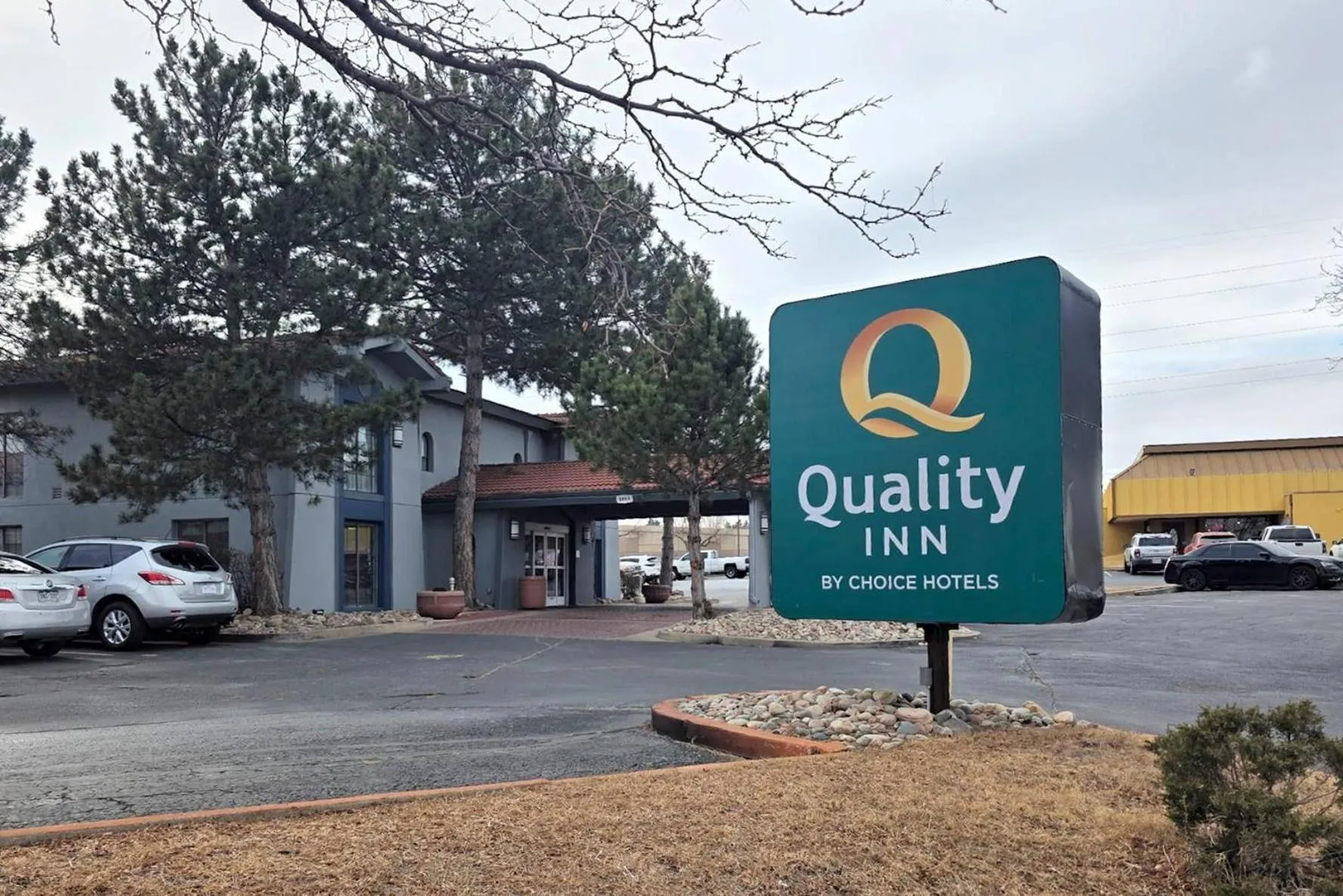 Property building in Quality Inn Aurora Denver
