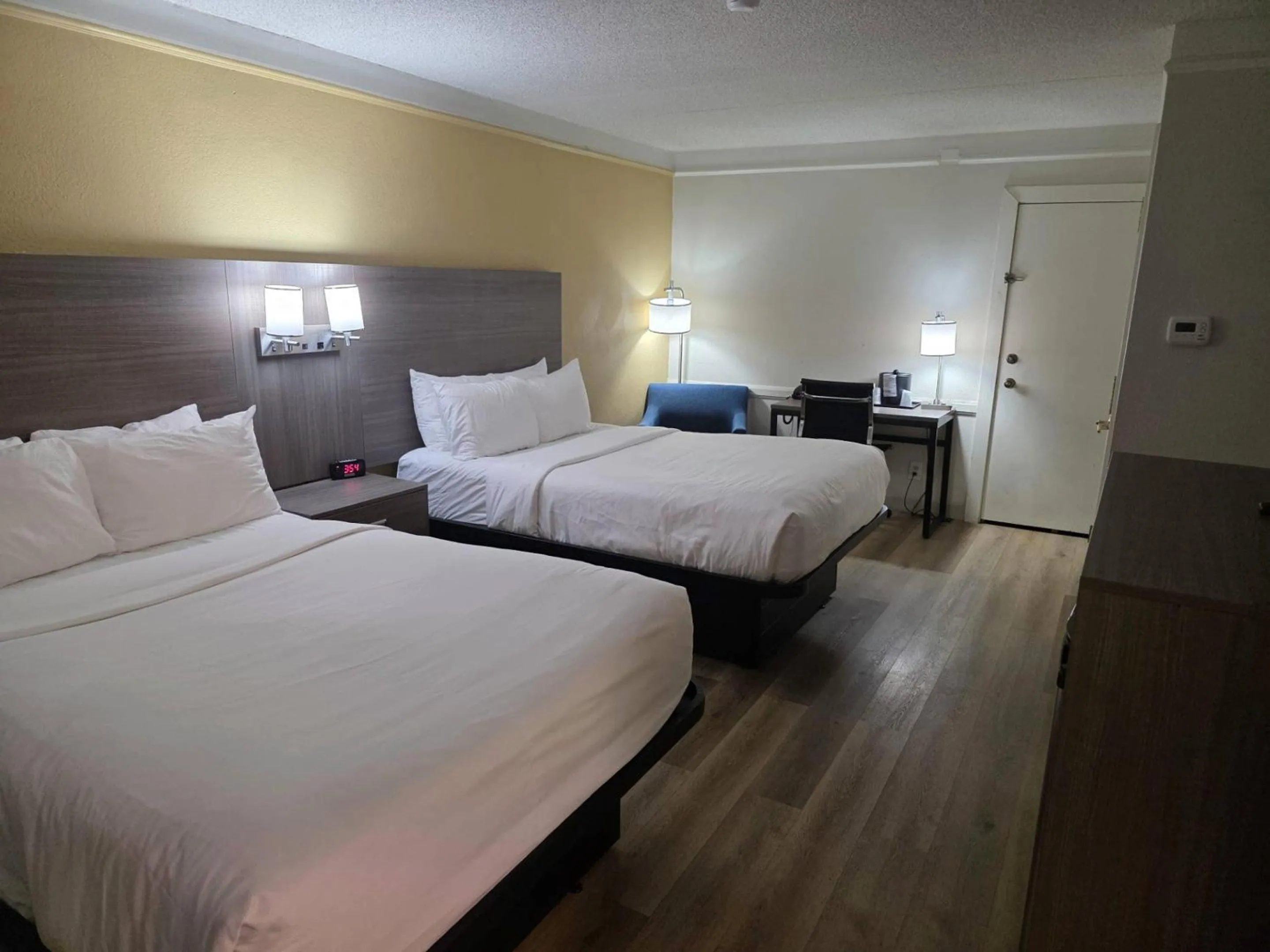 Bedroom, Bed in Quality Inn Aurora Denver