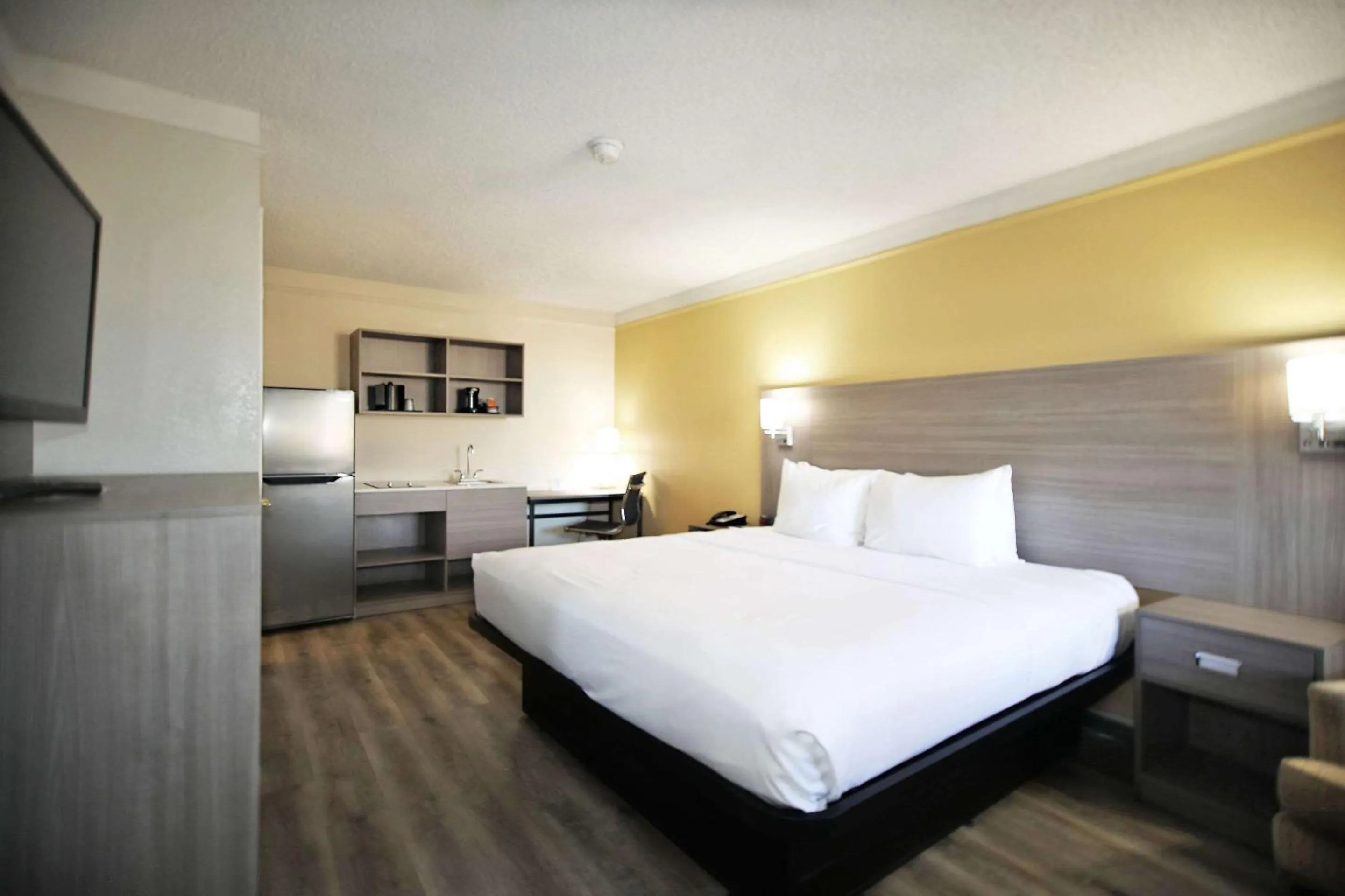 Bedroom, Bed in Quality Inn Aurora Denver