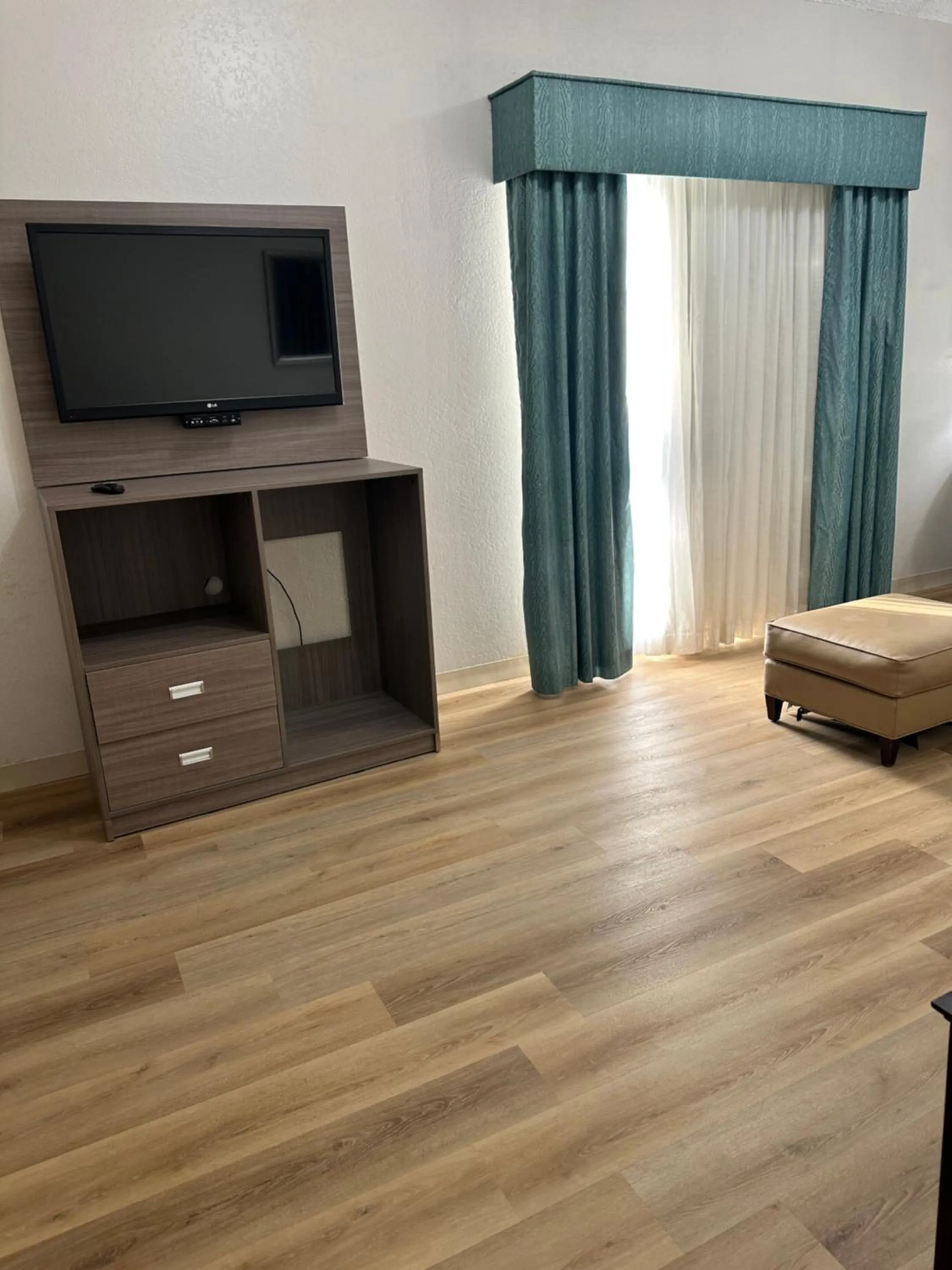 TV and multimedia, Bed in Quality Inn Aurora Denver