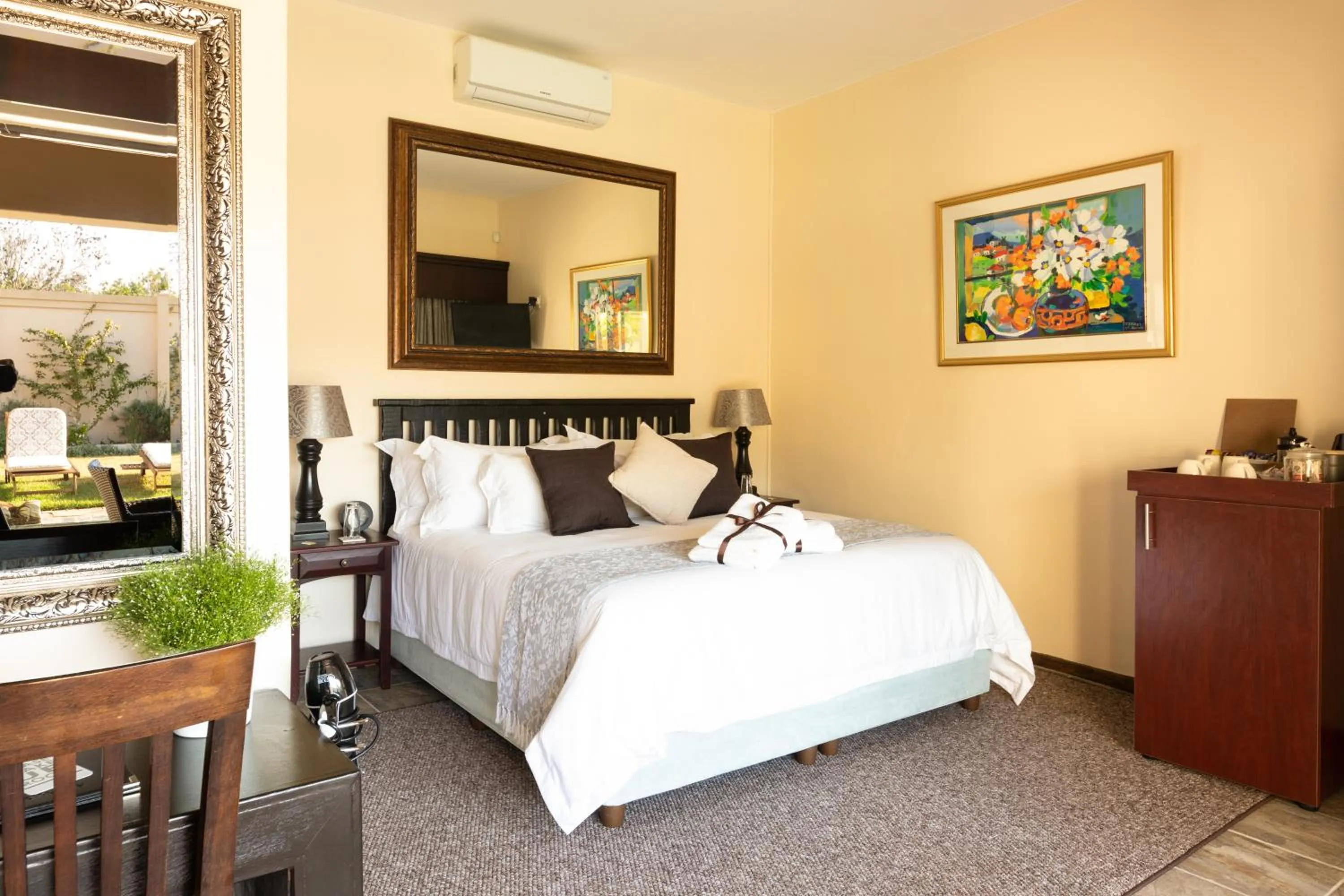 Photo of the whole room, Bed in Amery House