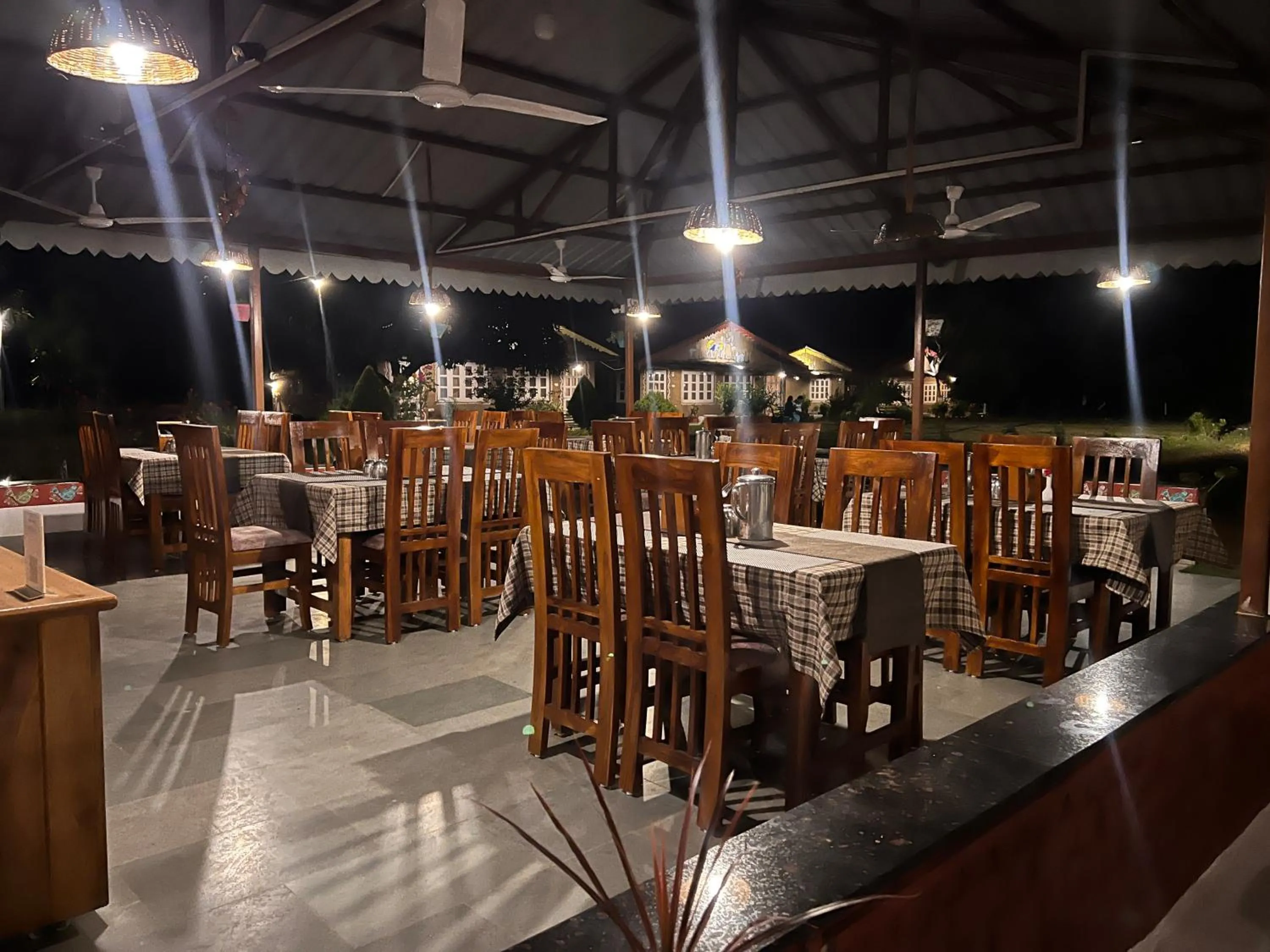 Restaurant/places to eat in WOW STAYZ2 Pachmarhi Foothill Cottages