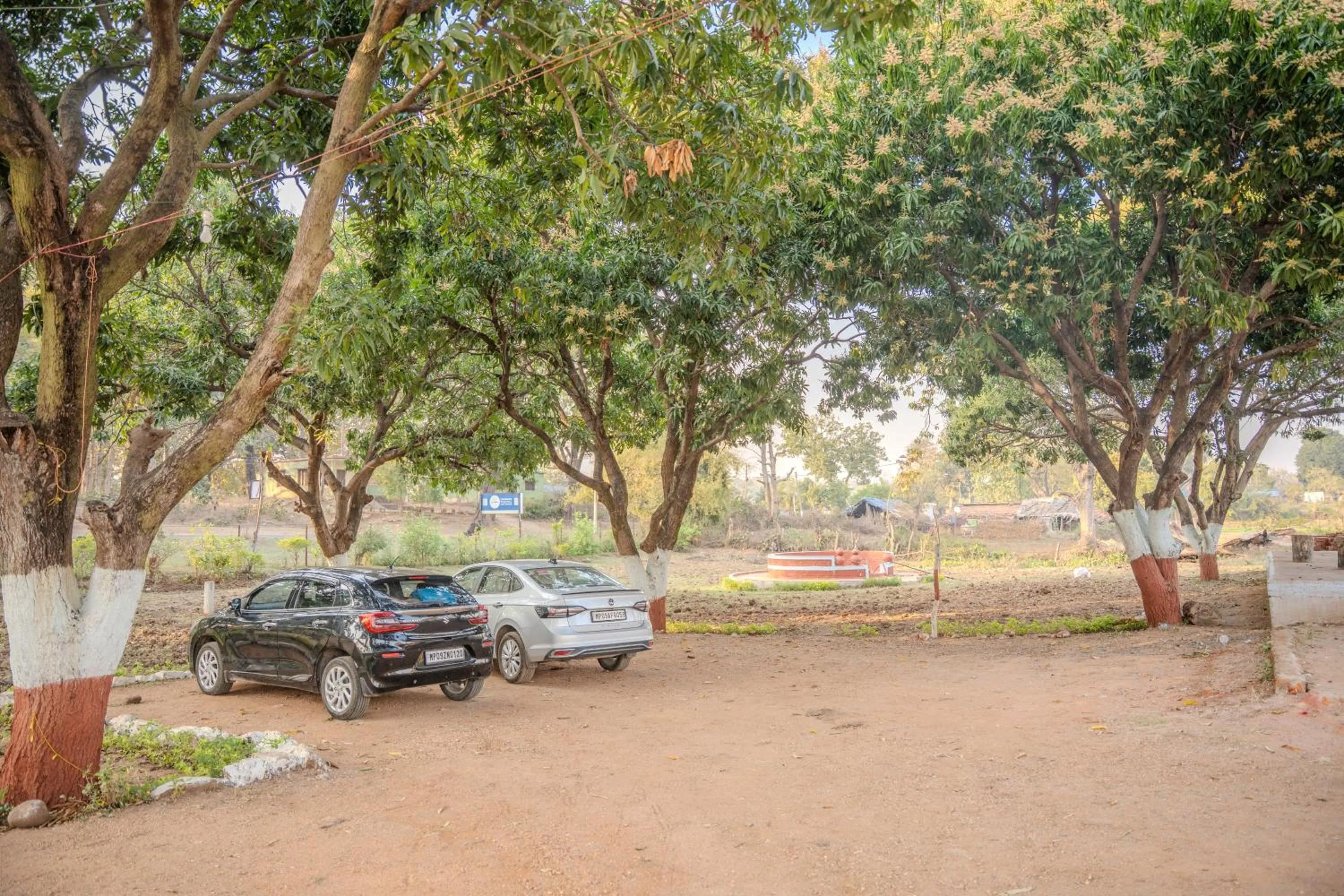Parking in WOW STAYZ2 Pachmarhi Foothill Cottages