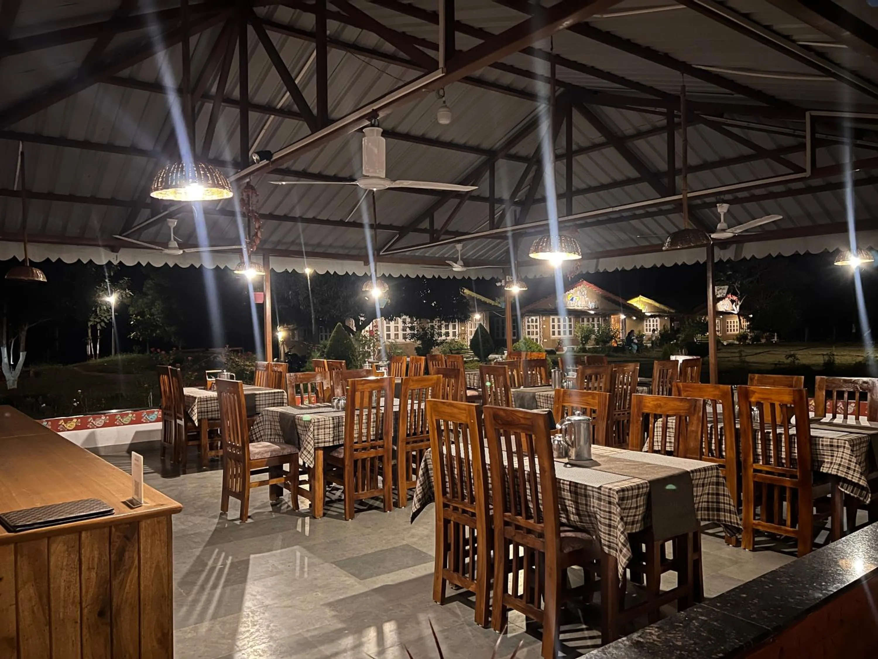 Restaurant/places to eat in WOW STAYZ2 Pachmarhi Foothill Cottages