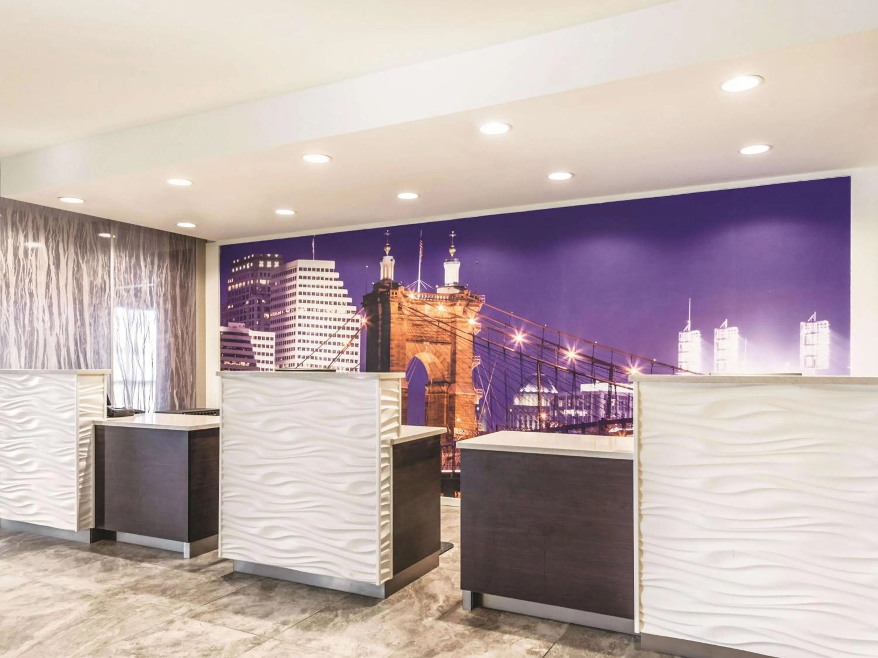 Lobby or reception in La Quinta by Wyndham Cincinnati Sharonville