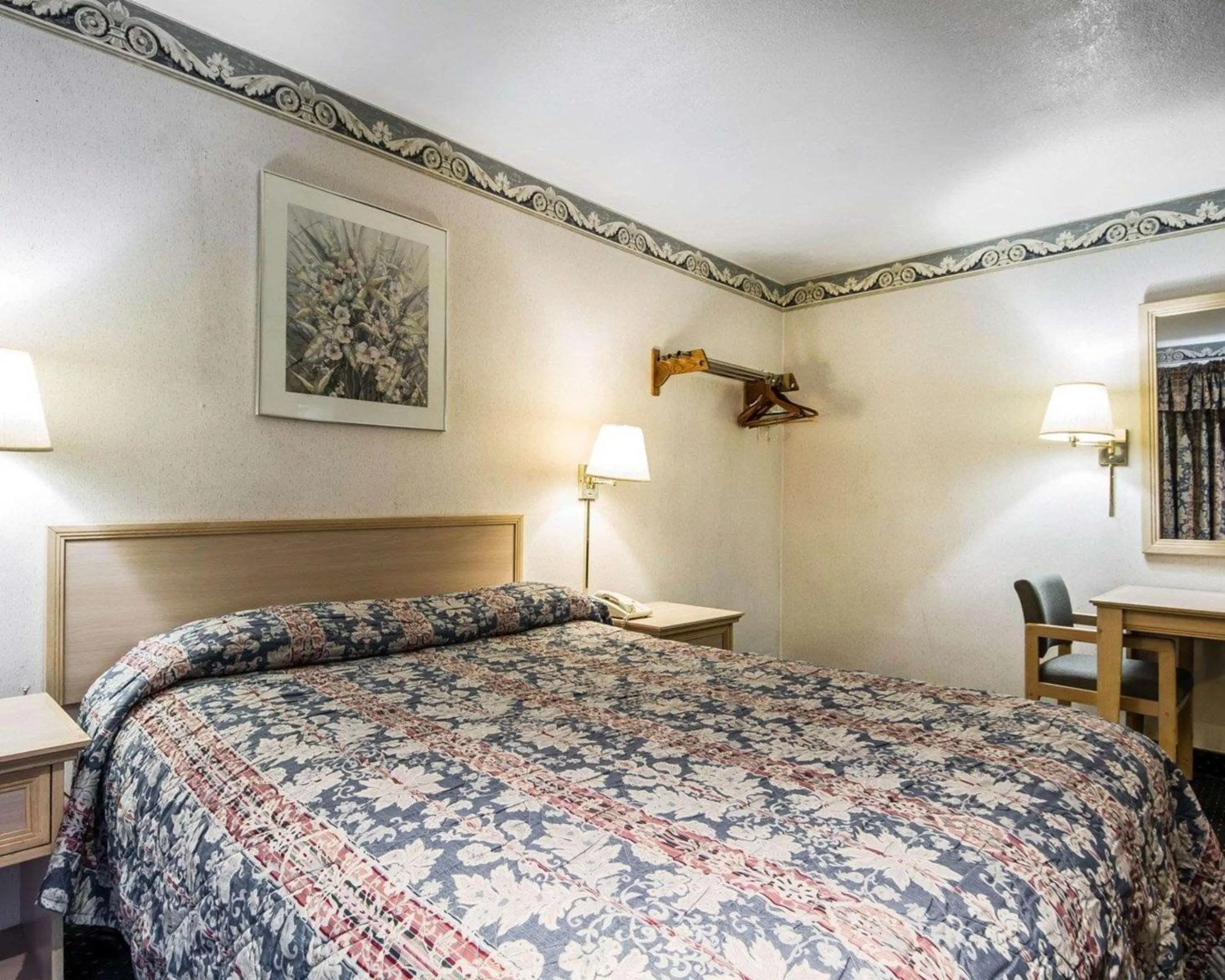 Photo of the whole room, Bed in Rodeway Inn Monterey Near Fairgrounds
