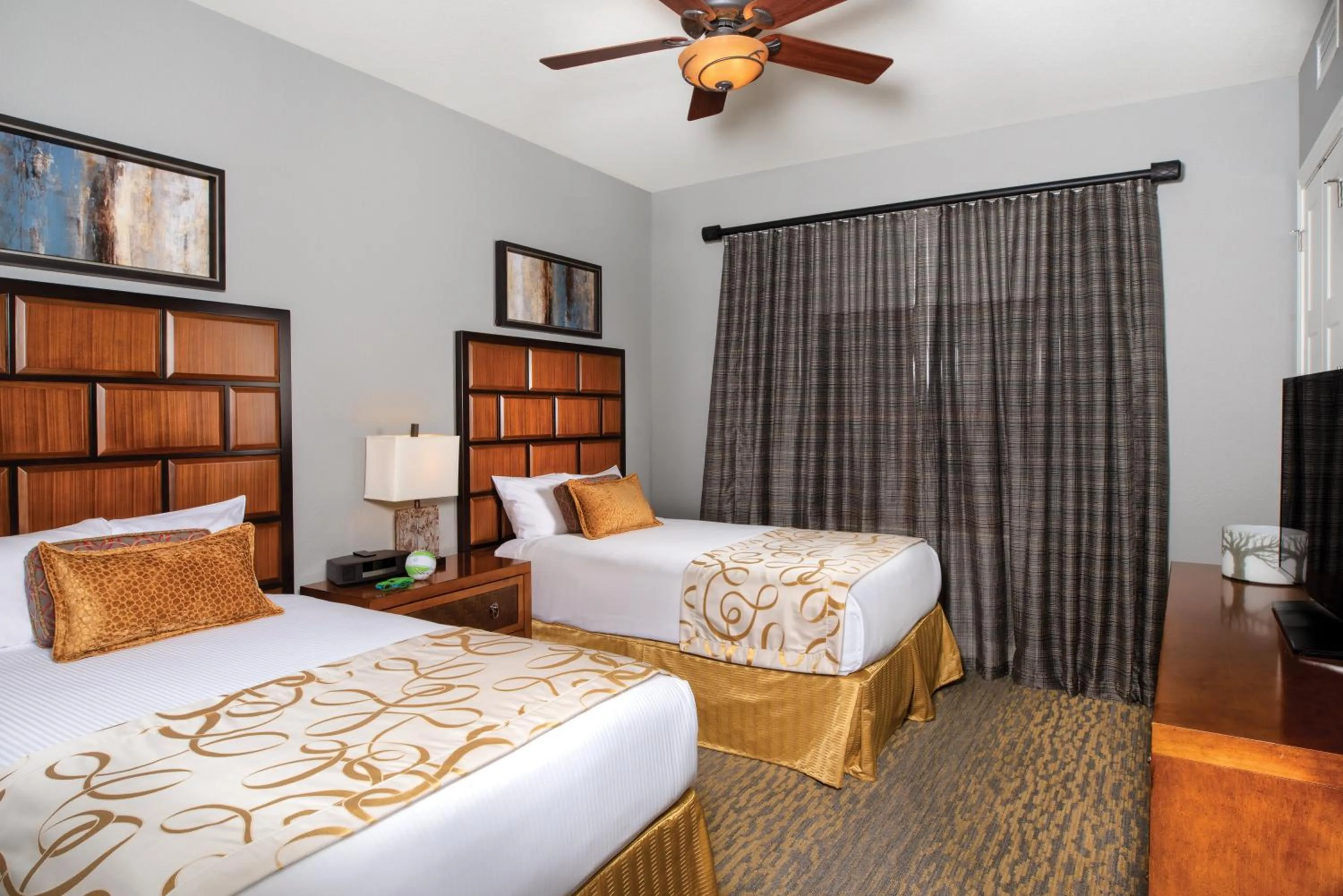 Bedroom, Bed in Club Wyndham Great Smokies Lodge