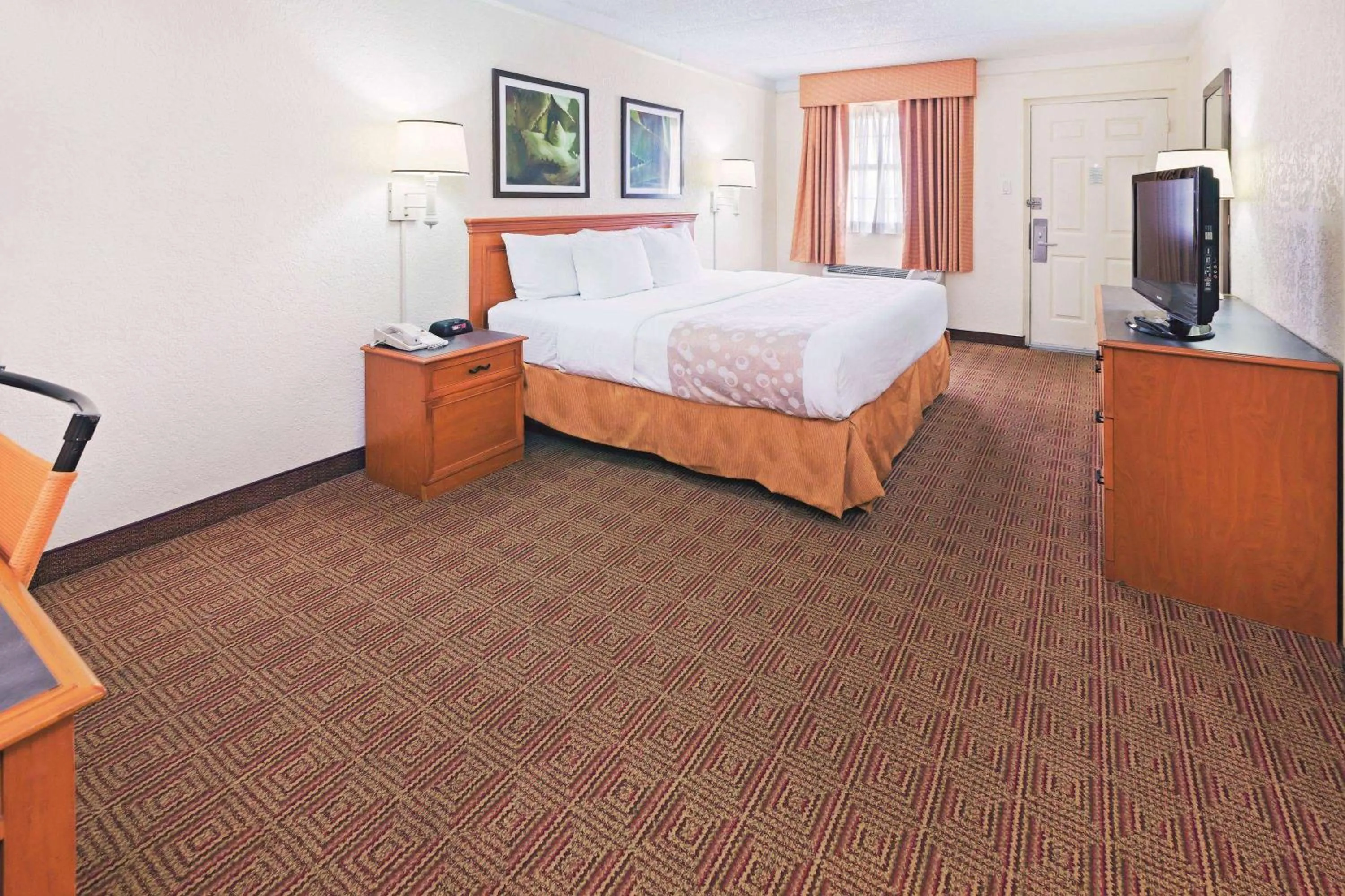 Photo of the whole room in Super 8 by Wyndham San Antonio Near SeaWorld Ingram Park