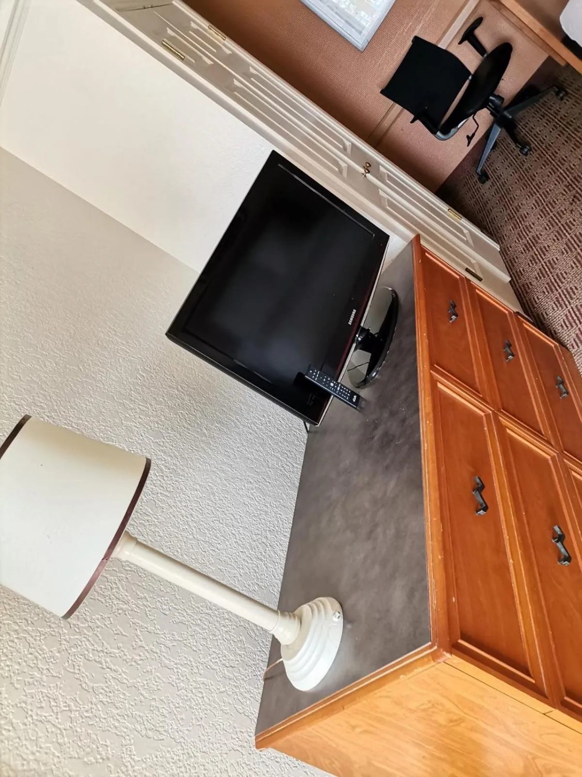 TV and multimedia in Super 8 by Wyndham San Antonio Near SeaWorld Ingram Park