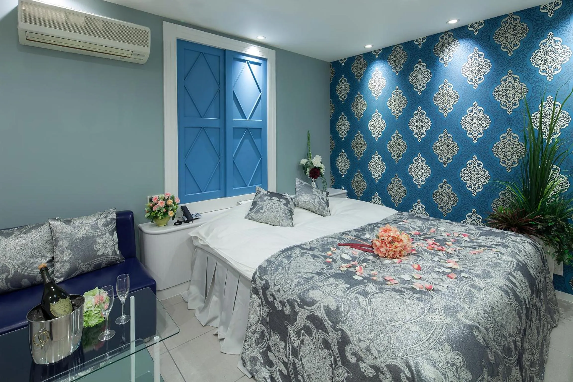 Photo of the whole room, Bed in Restay Okayama (Adult Only)