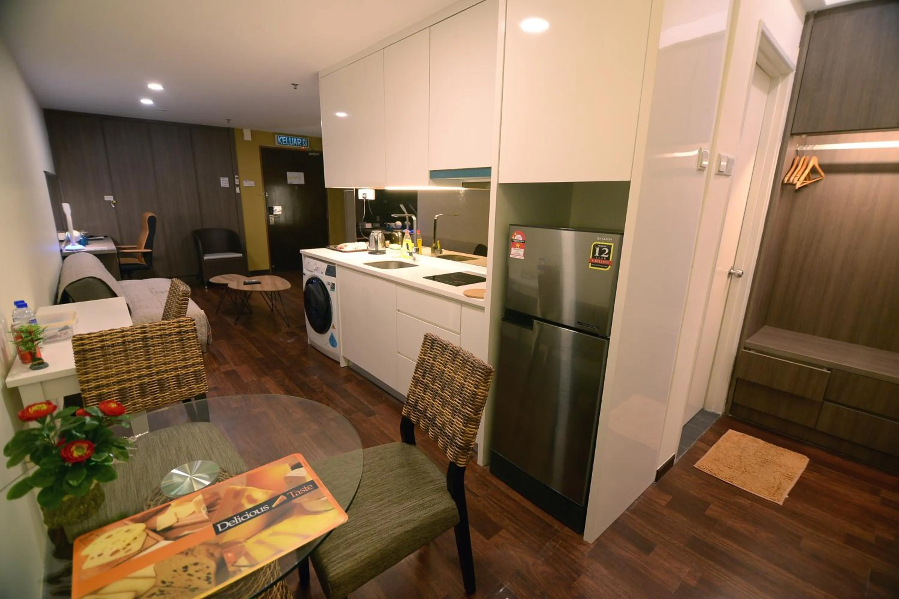 Kitchen or kitchenette in Cosy private suite 2BR 591 Nexus USJ Shah Alam