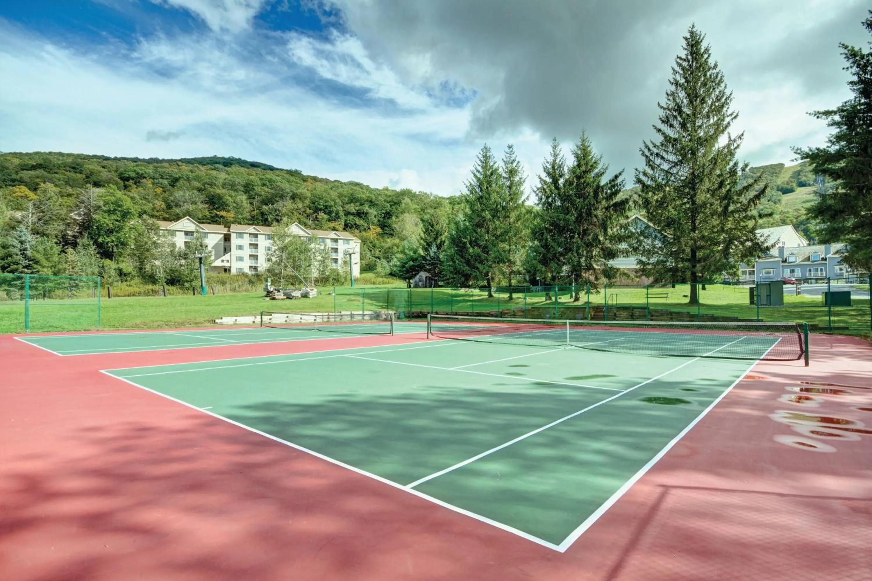 Tennis court in Club Wyndham Bentley Brook