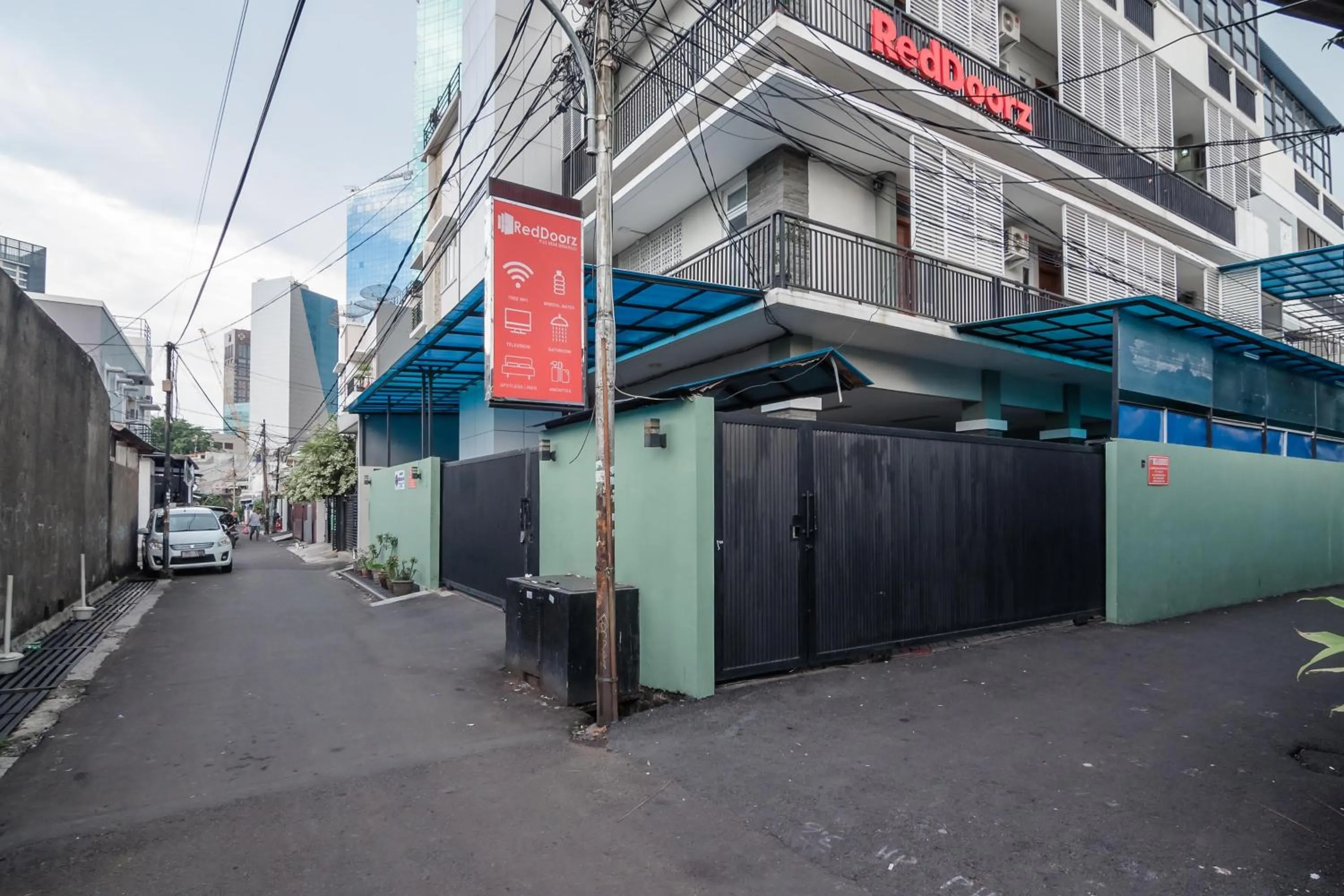 Property building in RedDoorz Plus near Semanggi