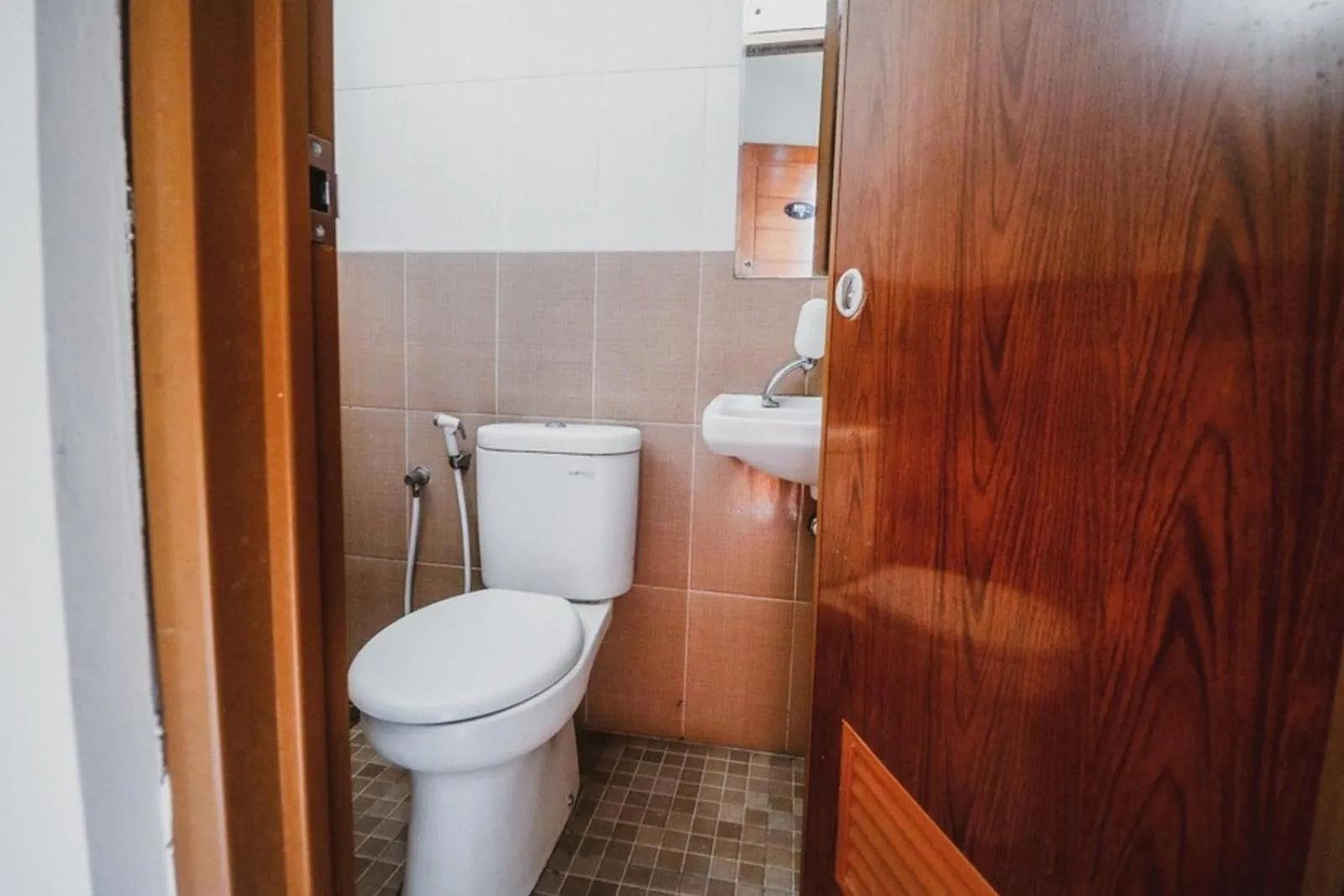 Bathroom in RedDoorz Plus near Semanggi