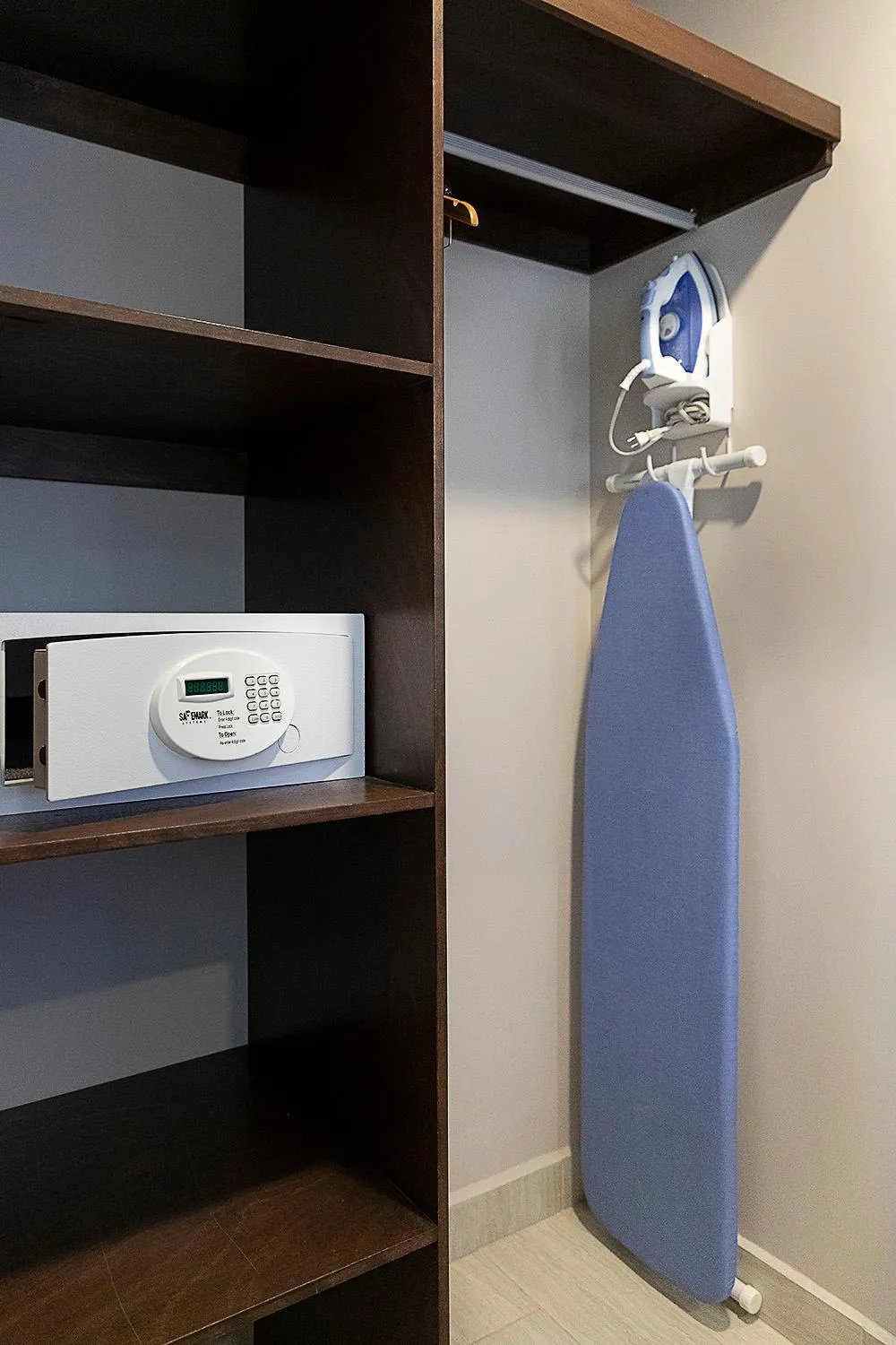 flat iron in Staybridge Suites Queretaro by IHG