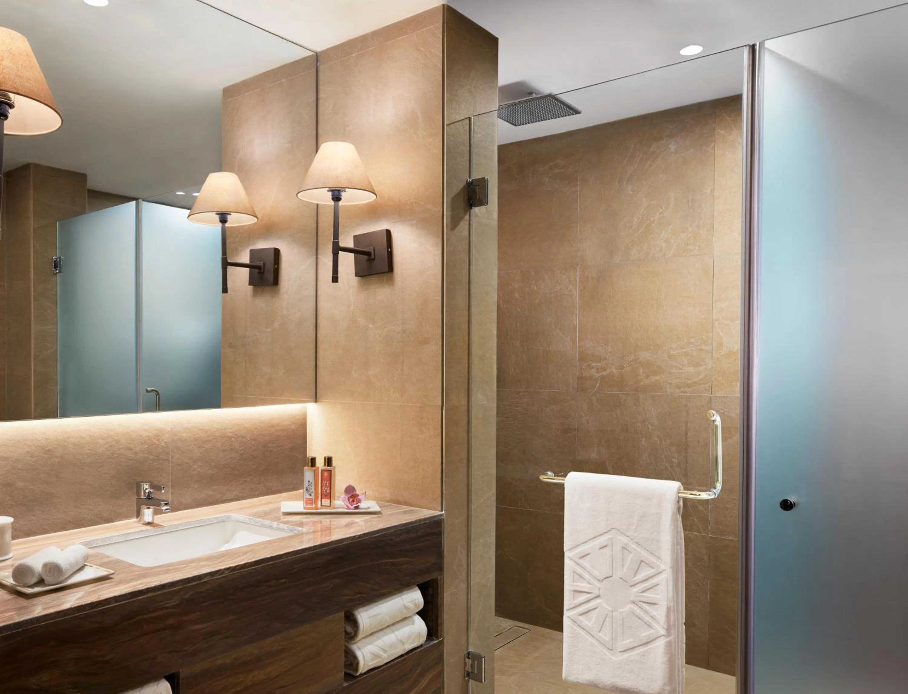 Bathroom in Taj Aravali Resort & Spa Udaipur