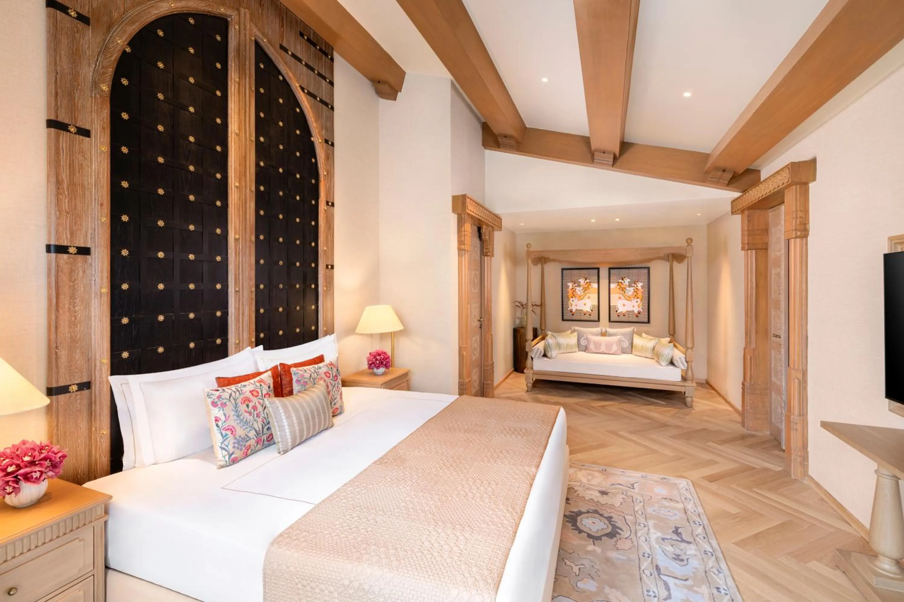 Bedroom, Bed in Taj Aravali Resort & Spa Udaipur