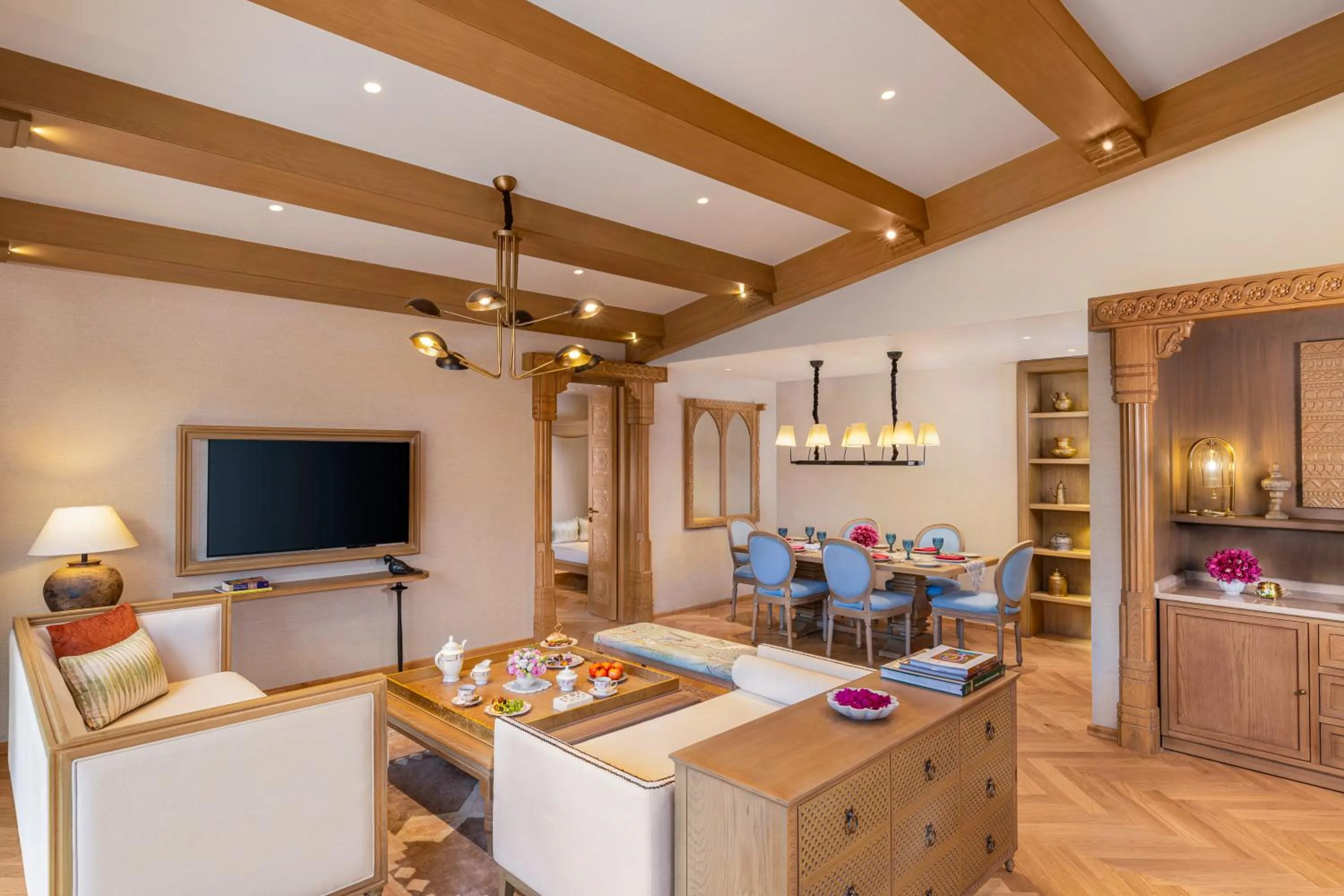 Dining area in Taj Aravali Resort & Spa Udaipur