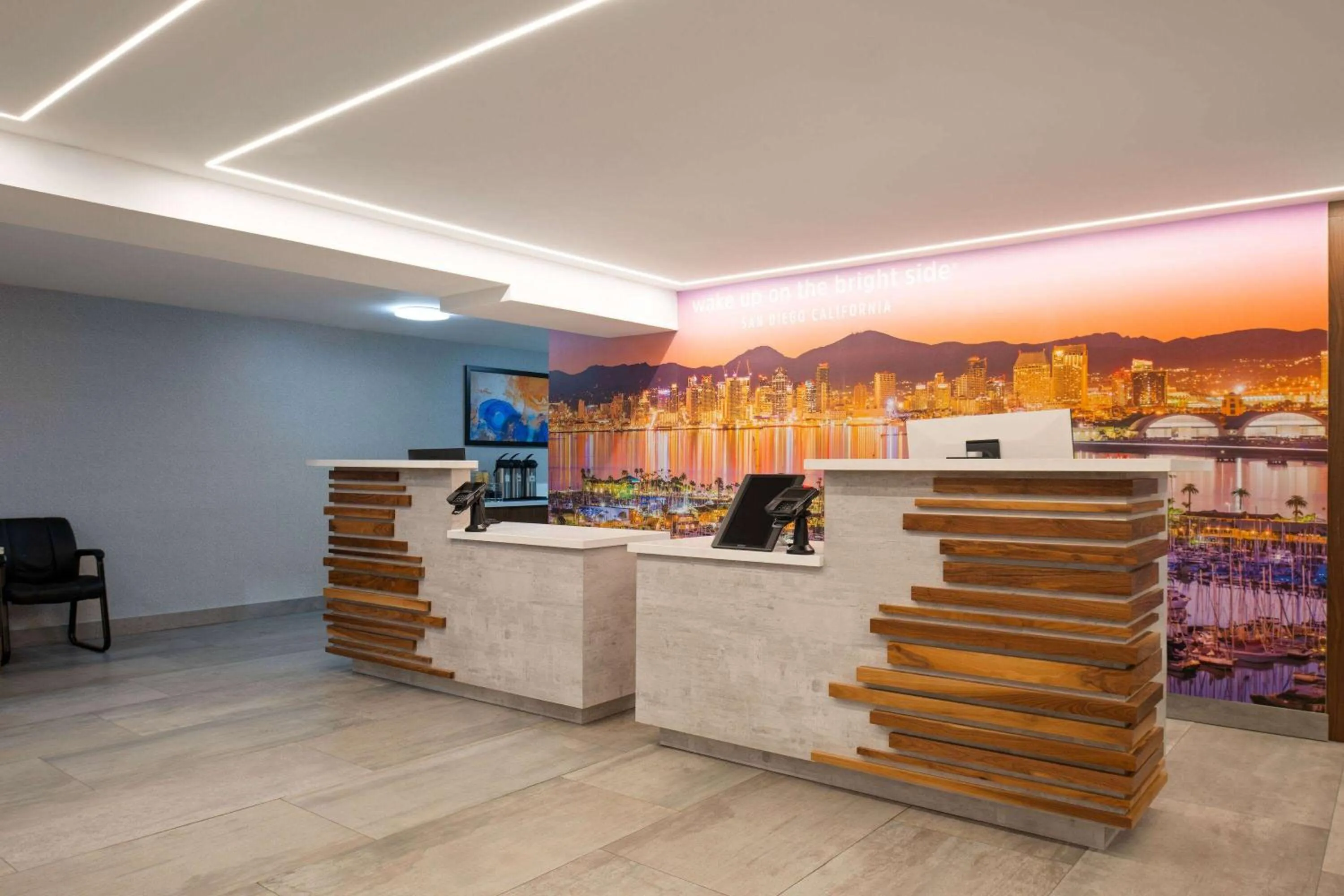 Lobby or reception in La Quinta Inn by Wyndham San Diego - Miramar
