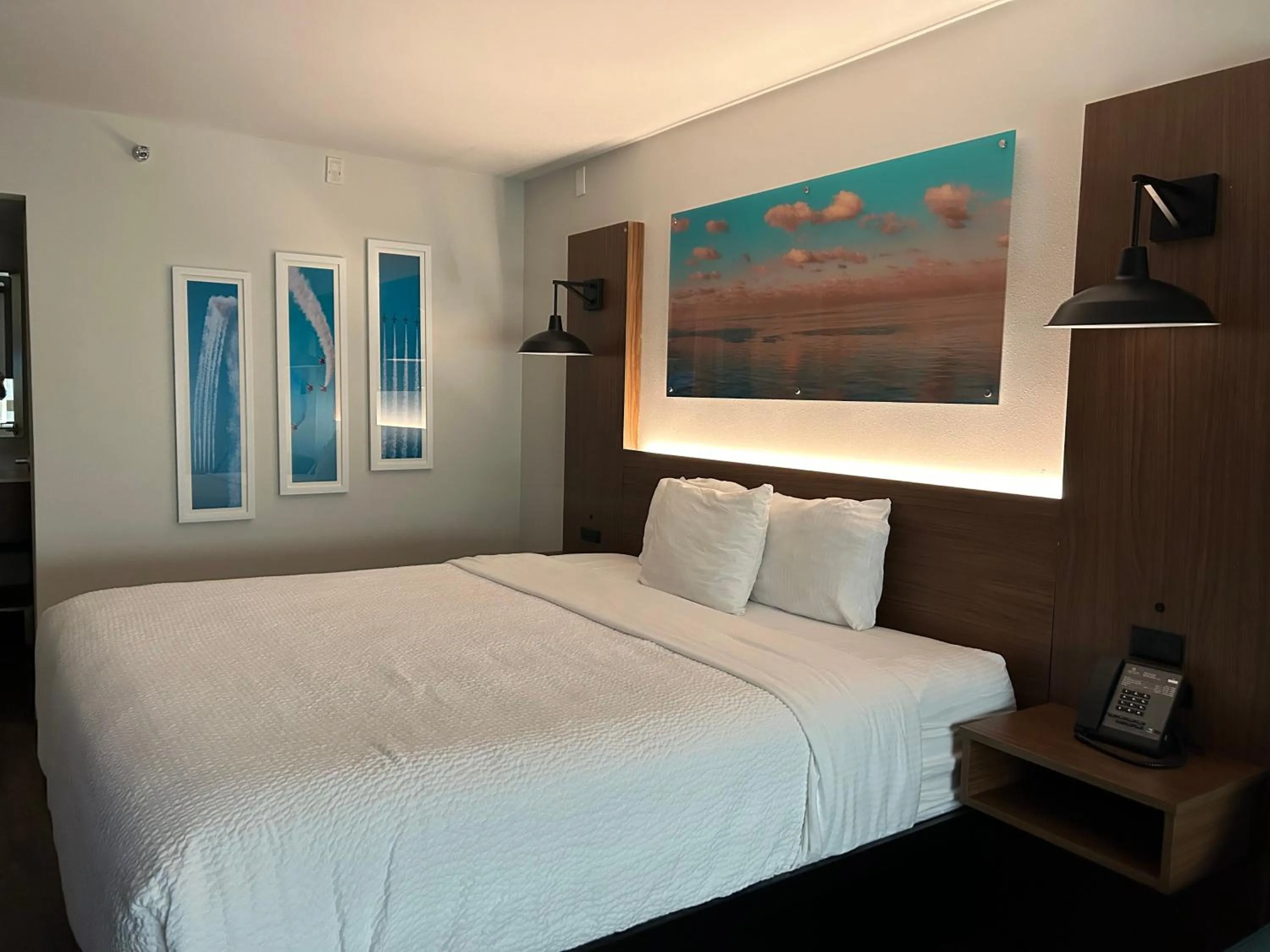 Bed in La Quinta Inn by Wyndham San Diego - Miramar