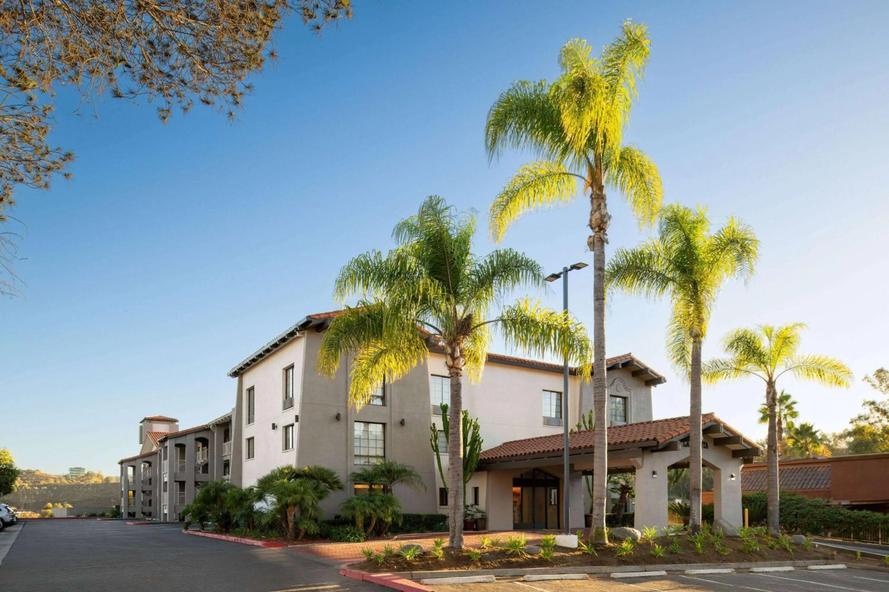 Property building in La Quinta Inn by Wyndham San Diego - Miramar