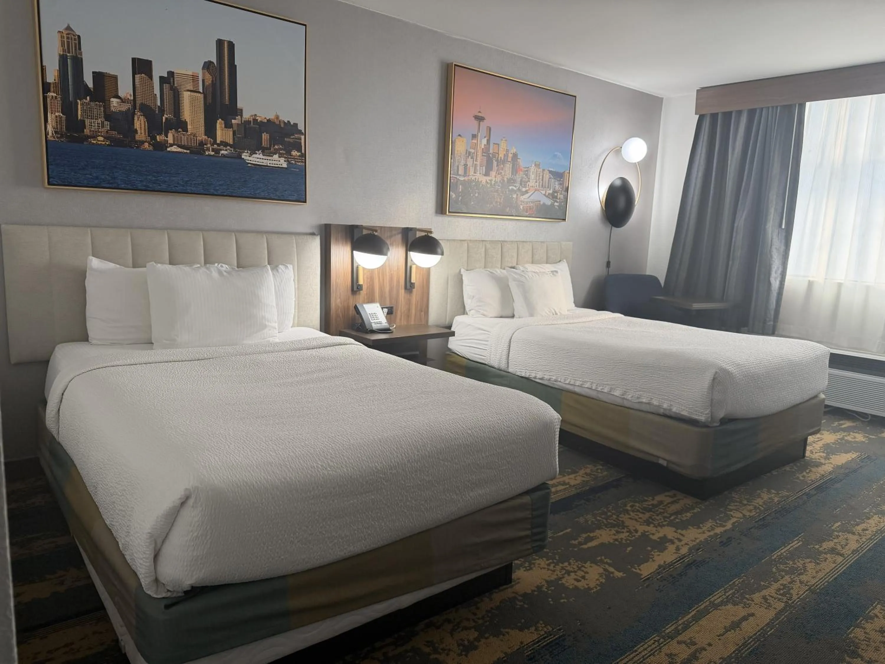 Bed in La Quinta by Wyndham Seattle Sea-Tac Airport