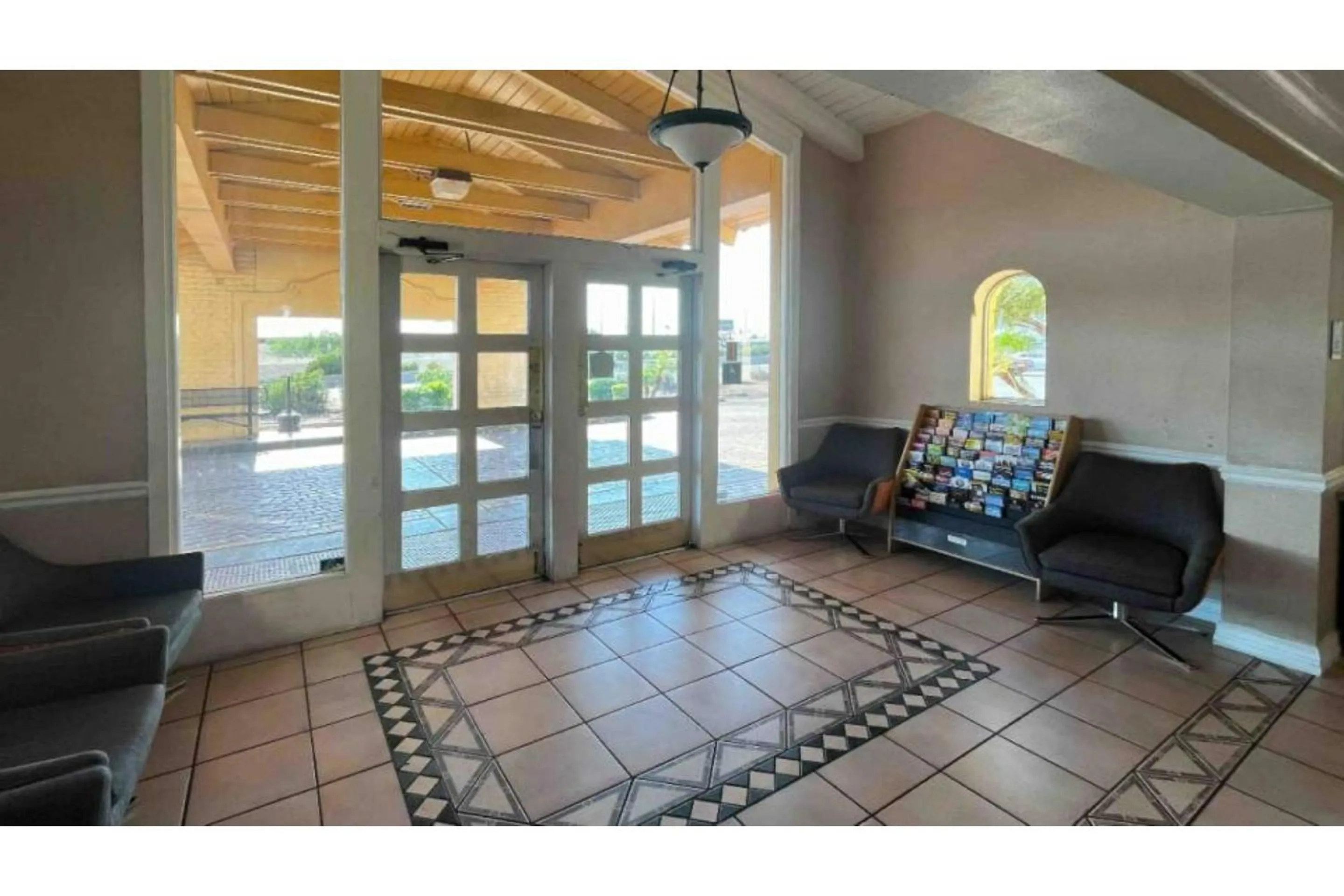 Lobby or reception in Motel 6 Phoenix, AZ Midtown